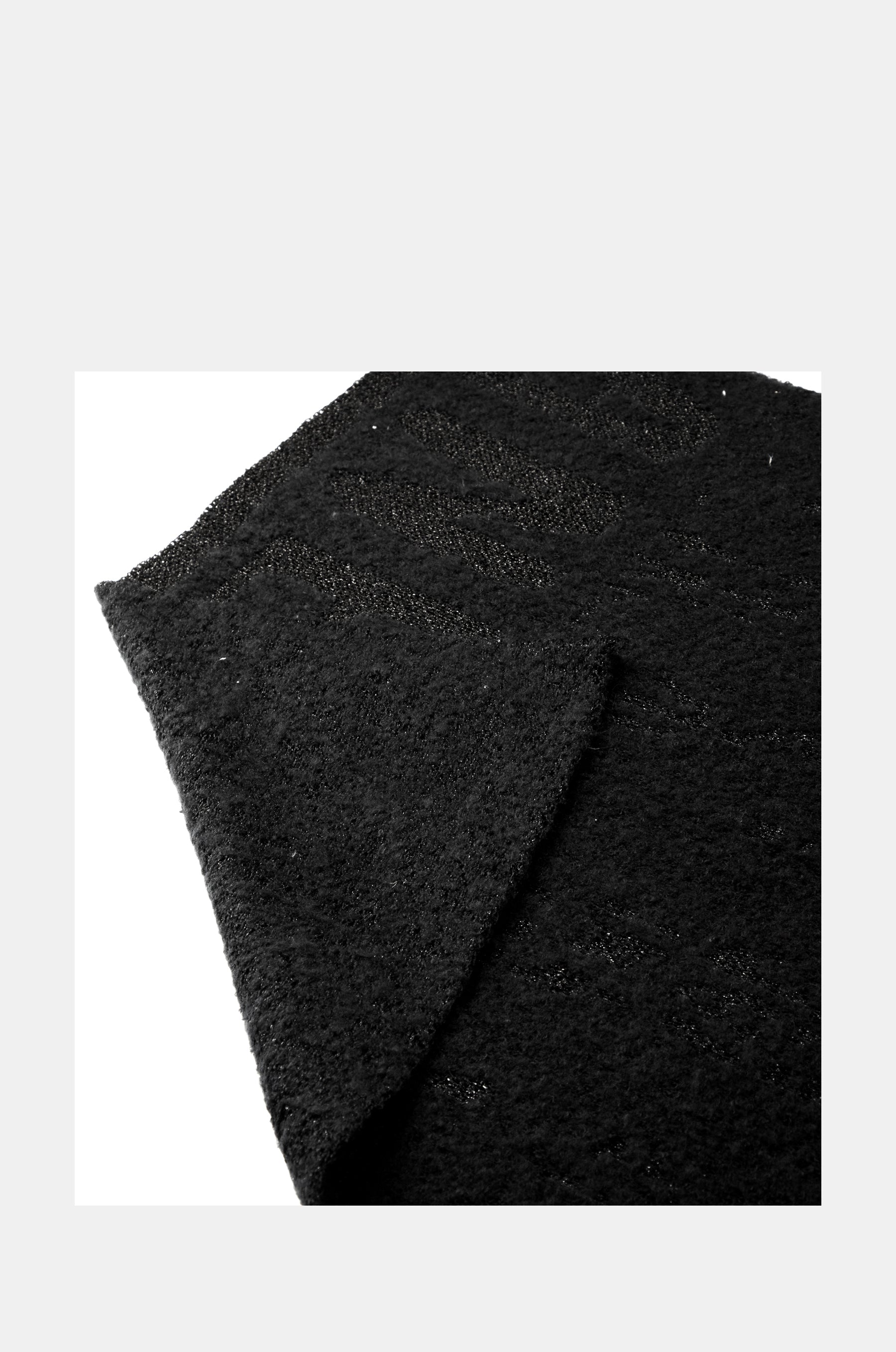 Sciarpa nera con logomania.