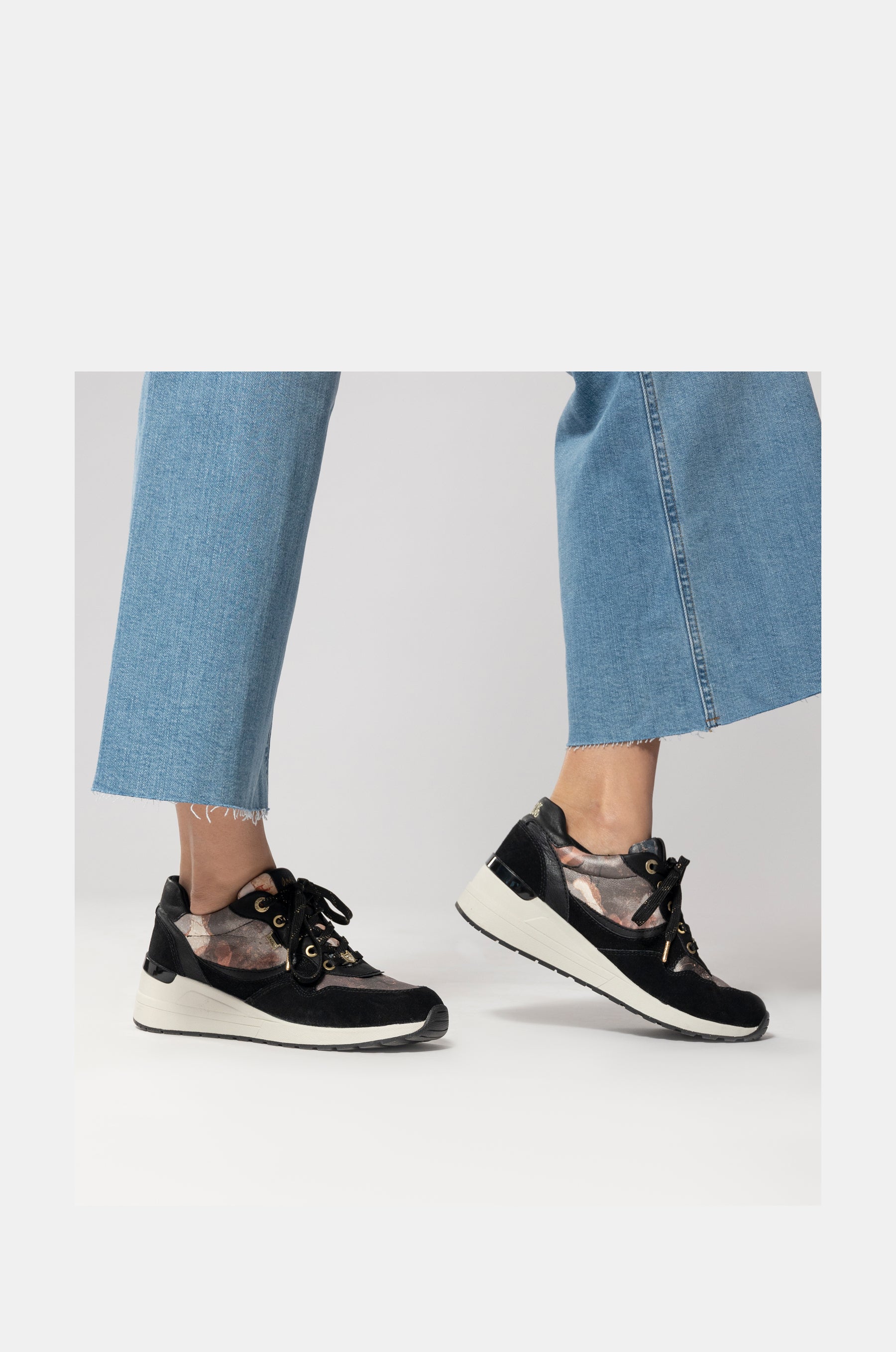 Sneakers sportive Padded nere con zeppa