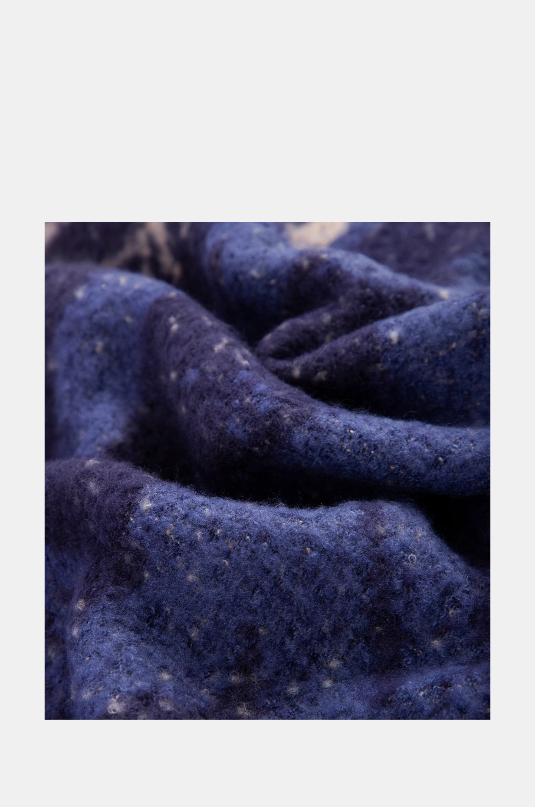 Sciarpa Contemporary blu navy.