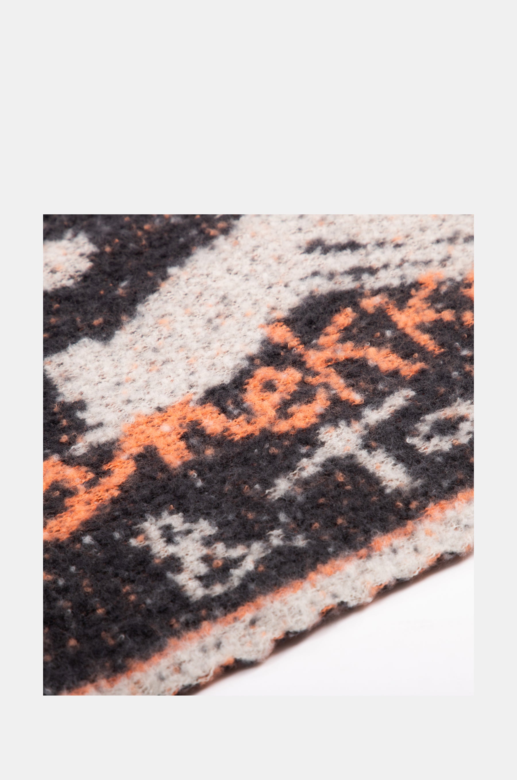 Sciarpa Contemporary in bianco e nero.