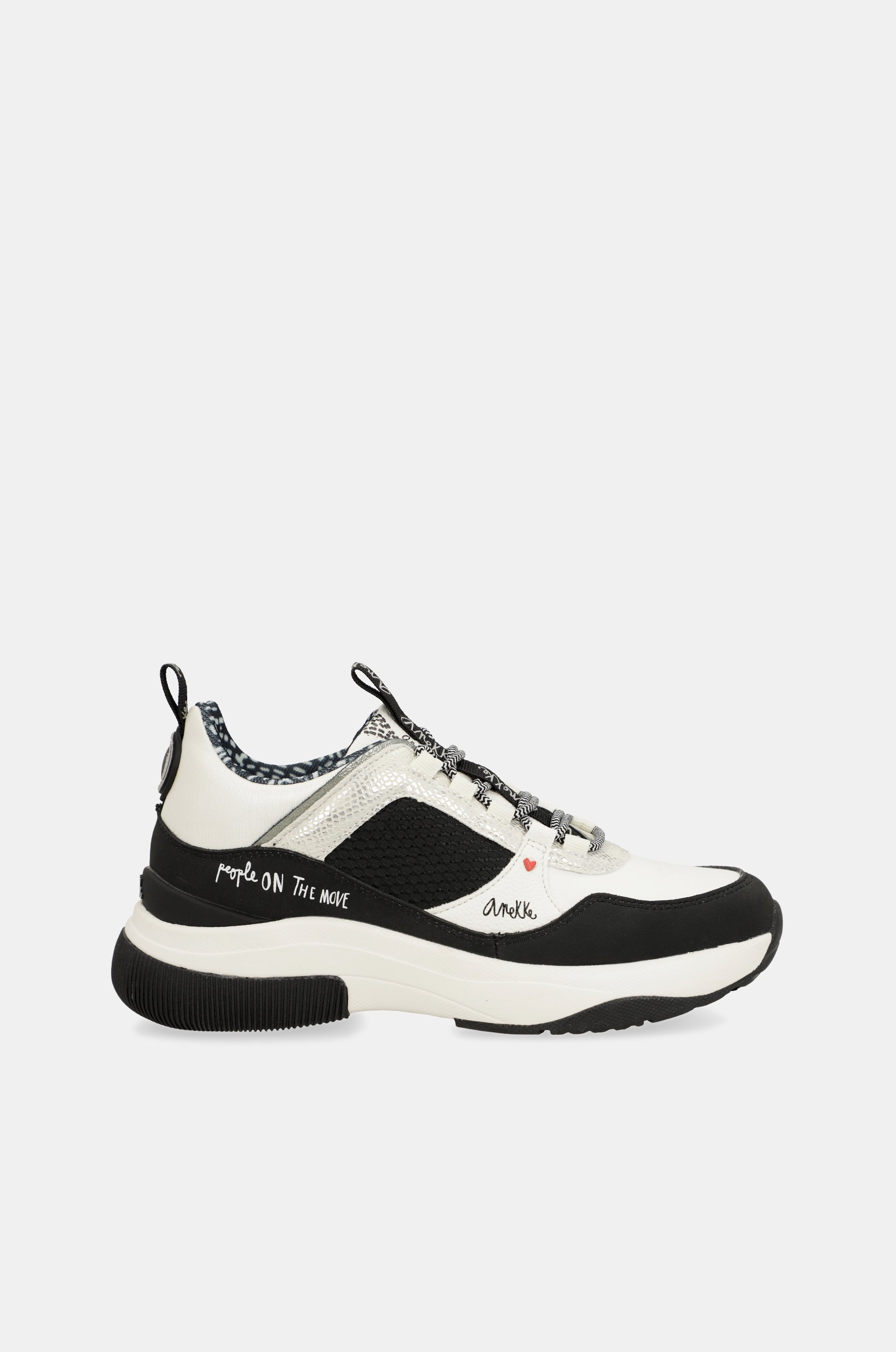 Sneakers Fashion in bianco e nero