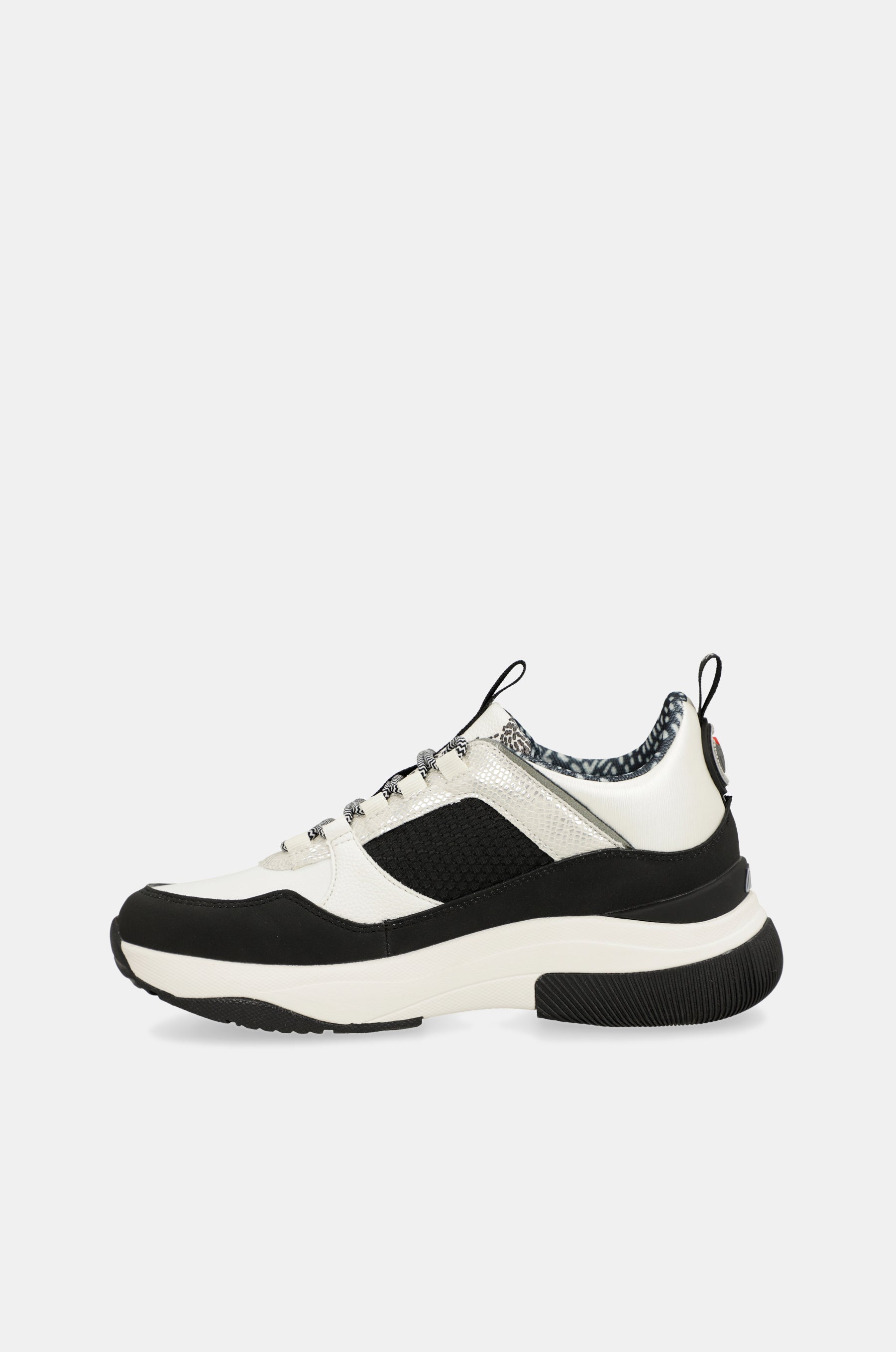 Sneakers Fashion in bianco e nero