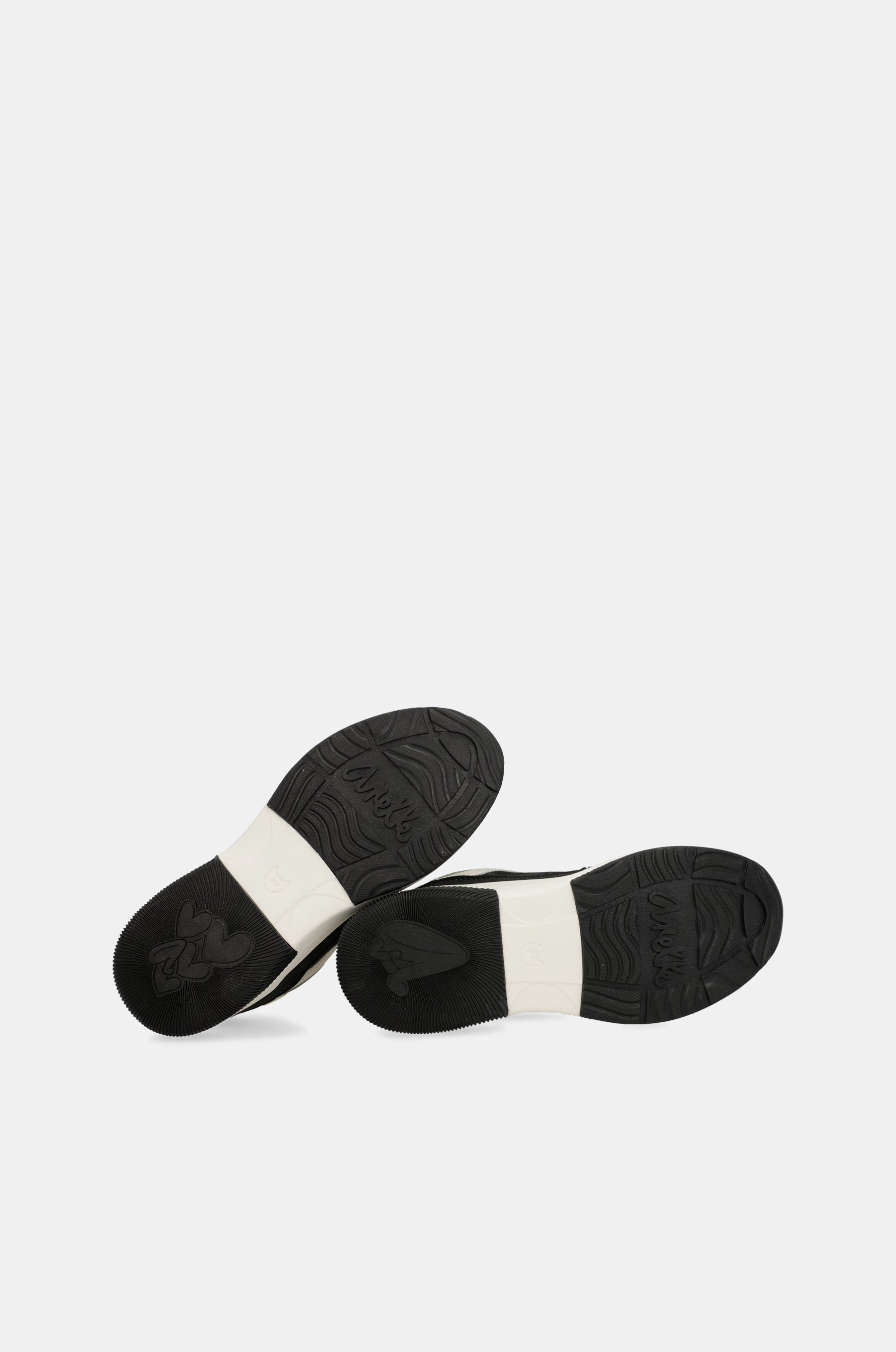 Sneakers Fashion in bianco e nero