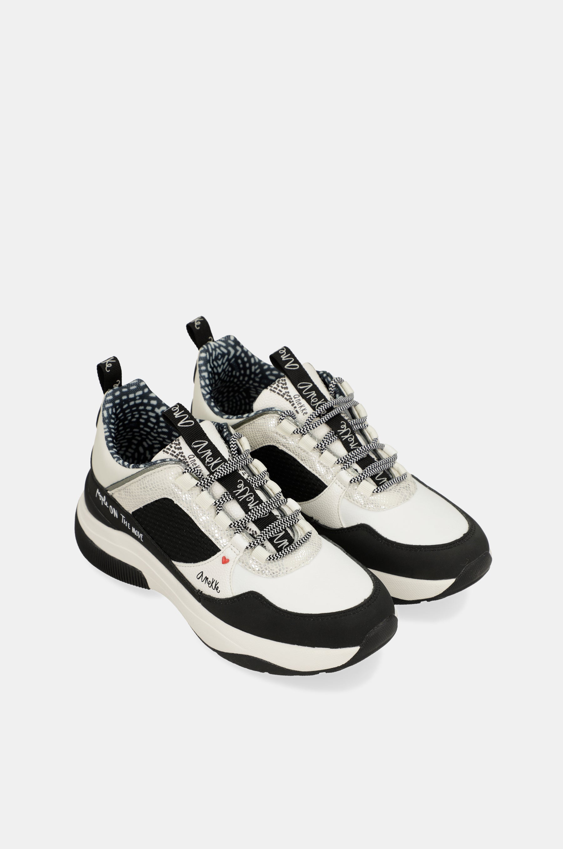 Sneakers Fashion in bianco e nero