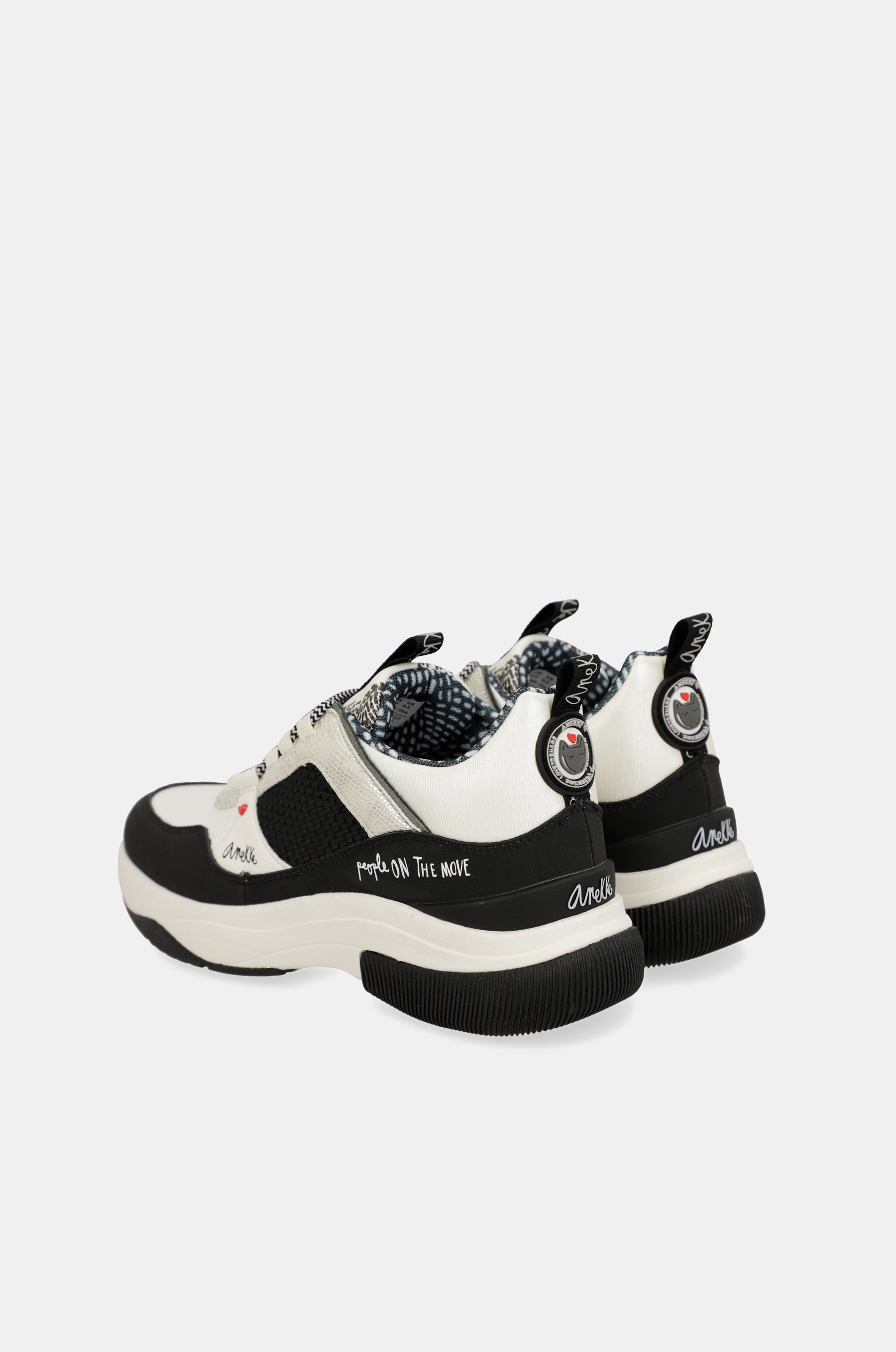 Sneakers Fashion in bianco e nero