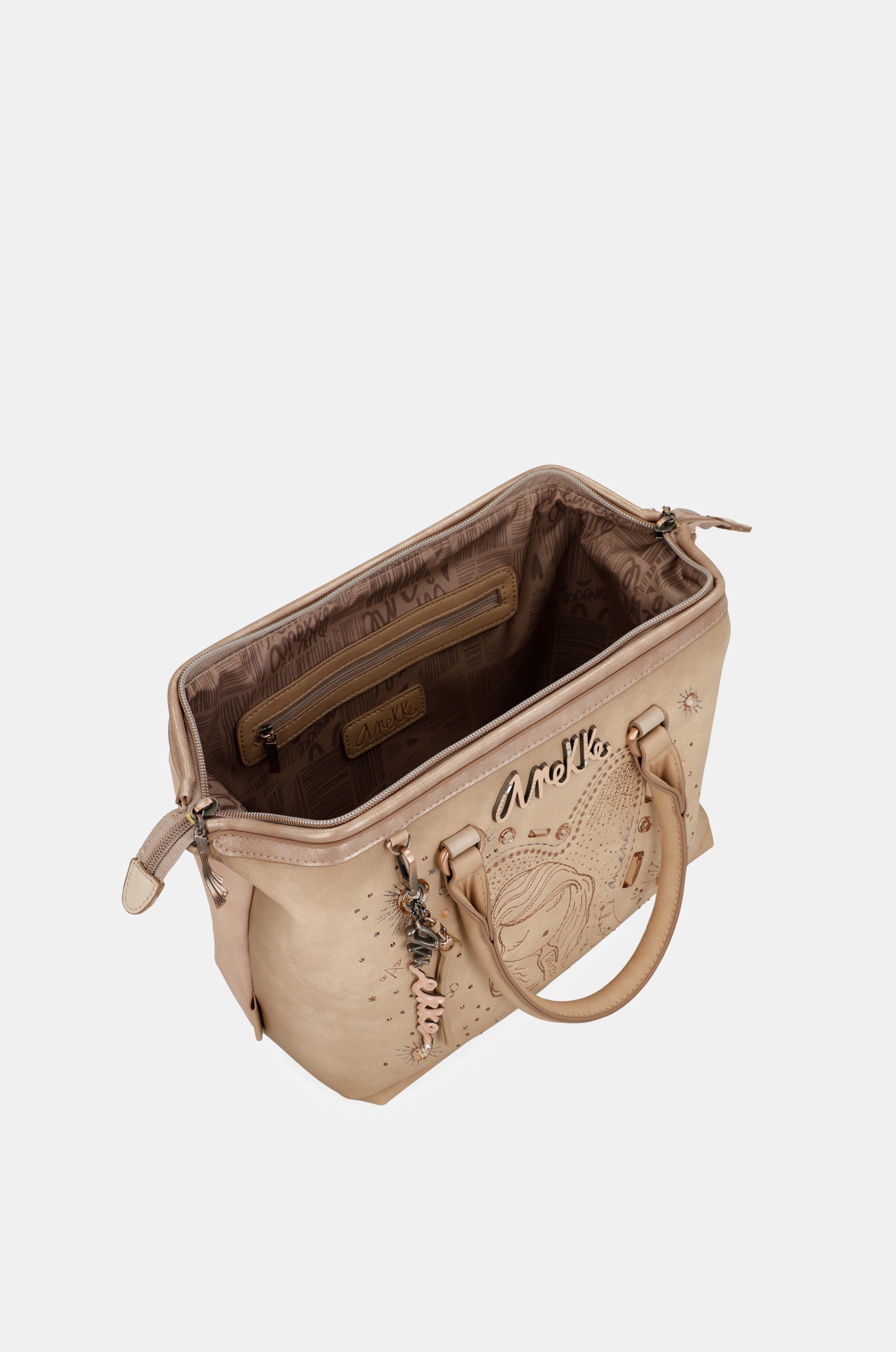 Borsa da bowling nuda in studio