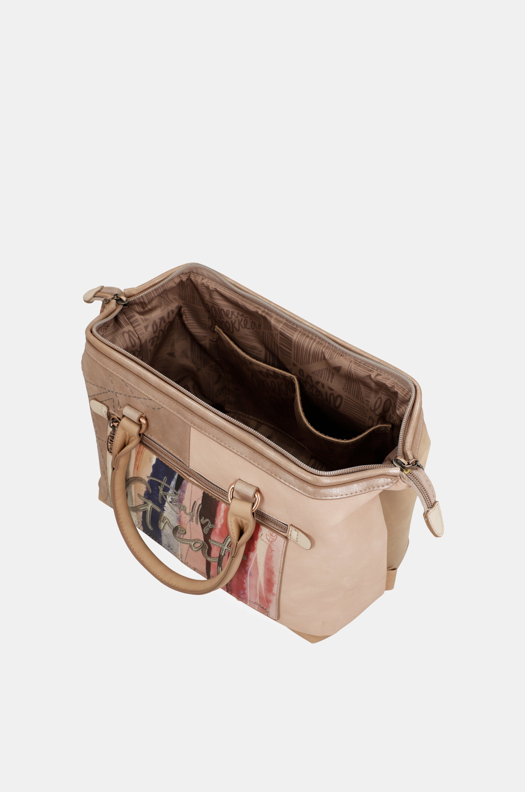 Borsa da bowling nuda in studio