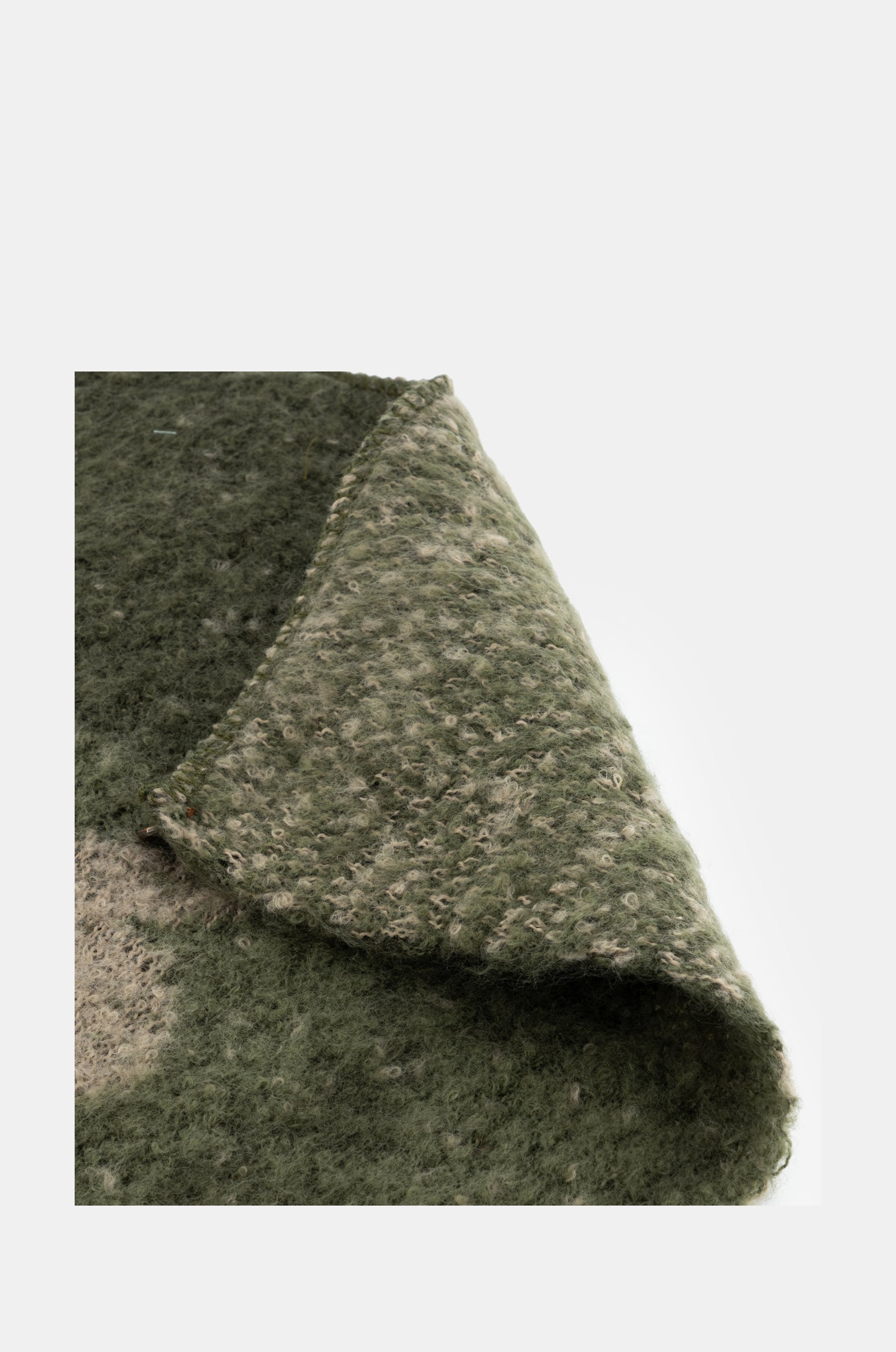 Sciarpa verde lavorata a maglia