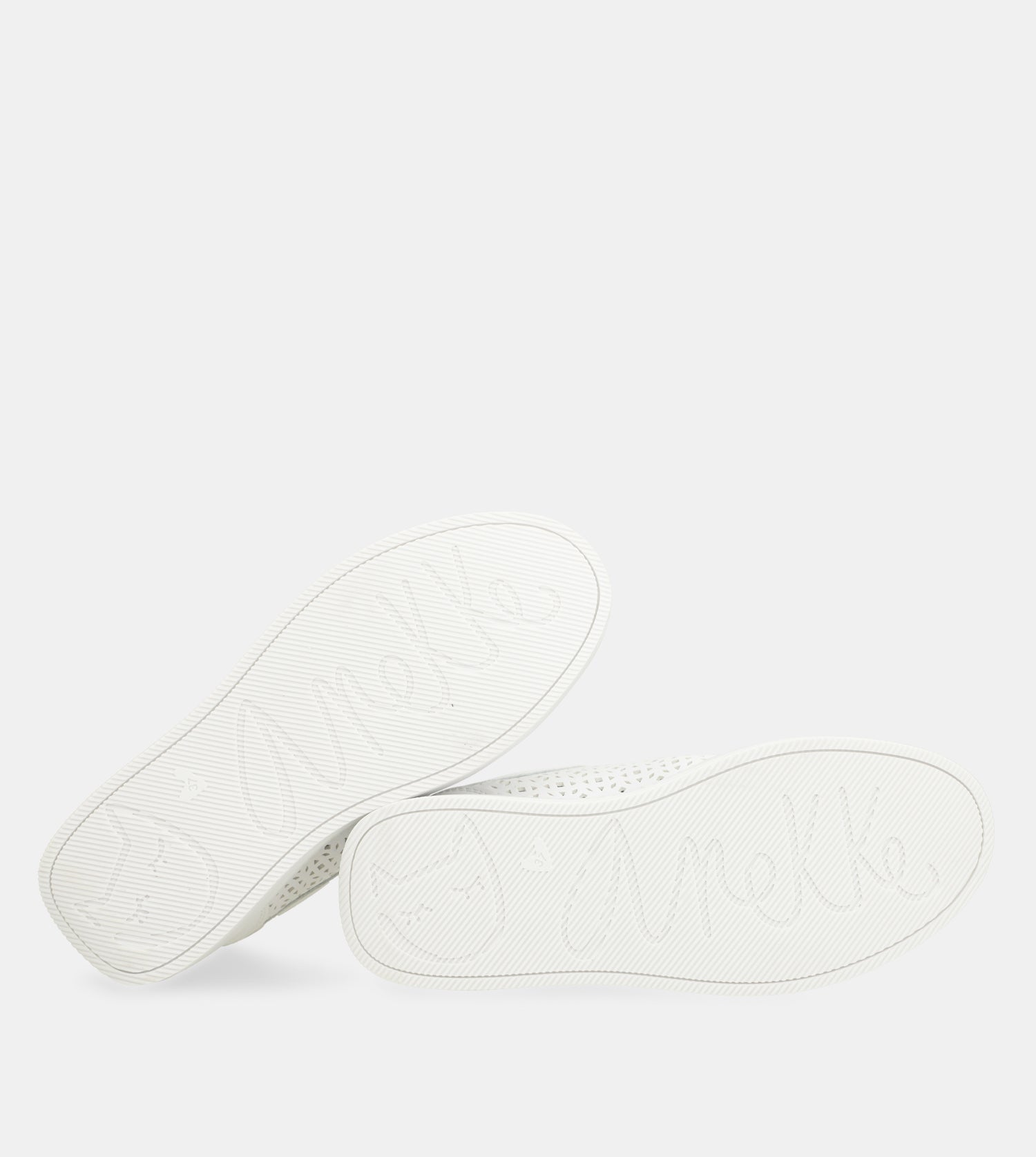 Sneakers a macchie bianche