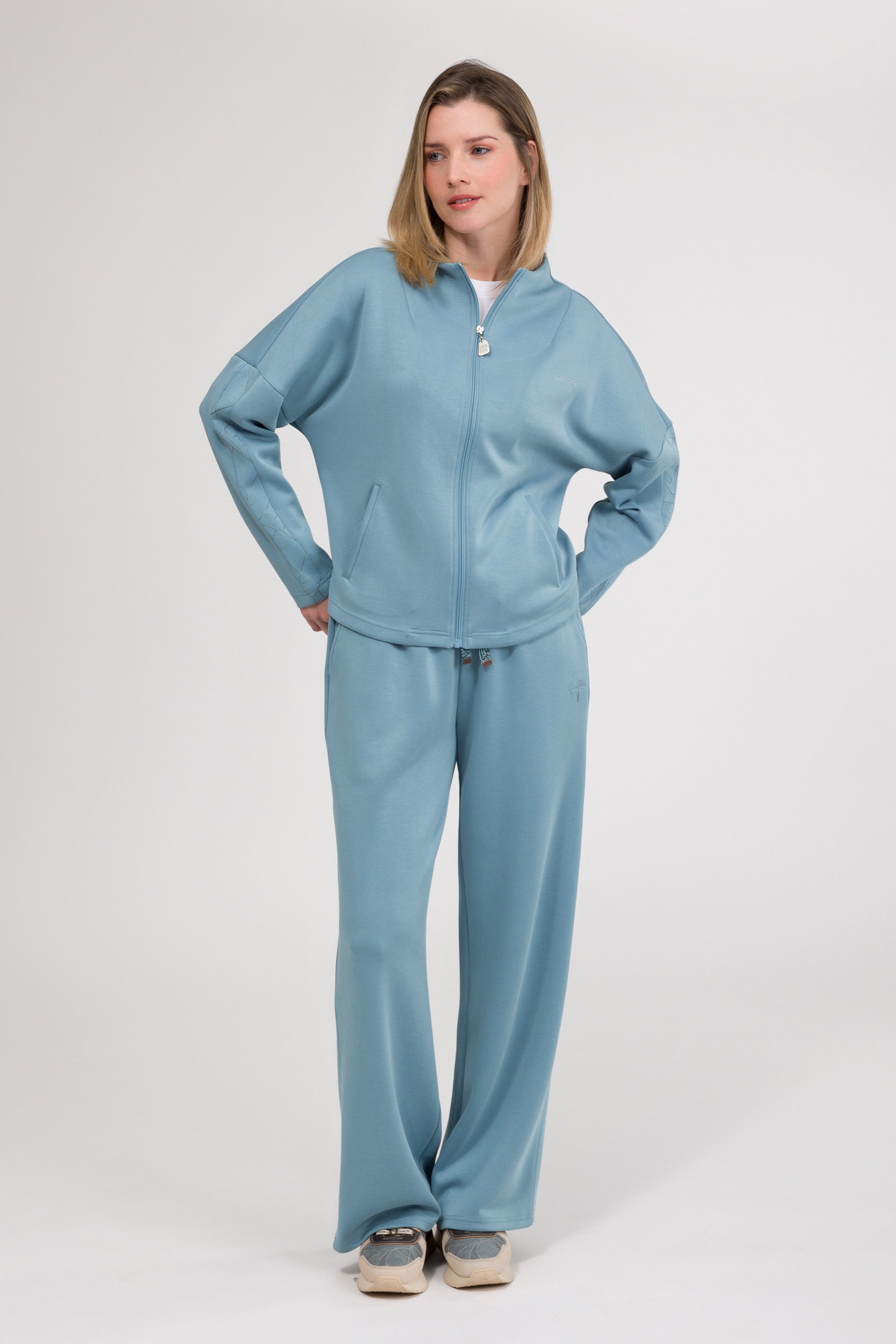 Pantaloni blu chiaro