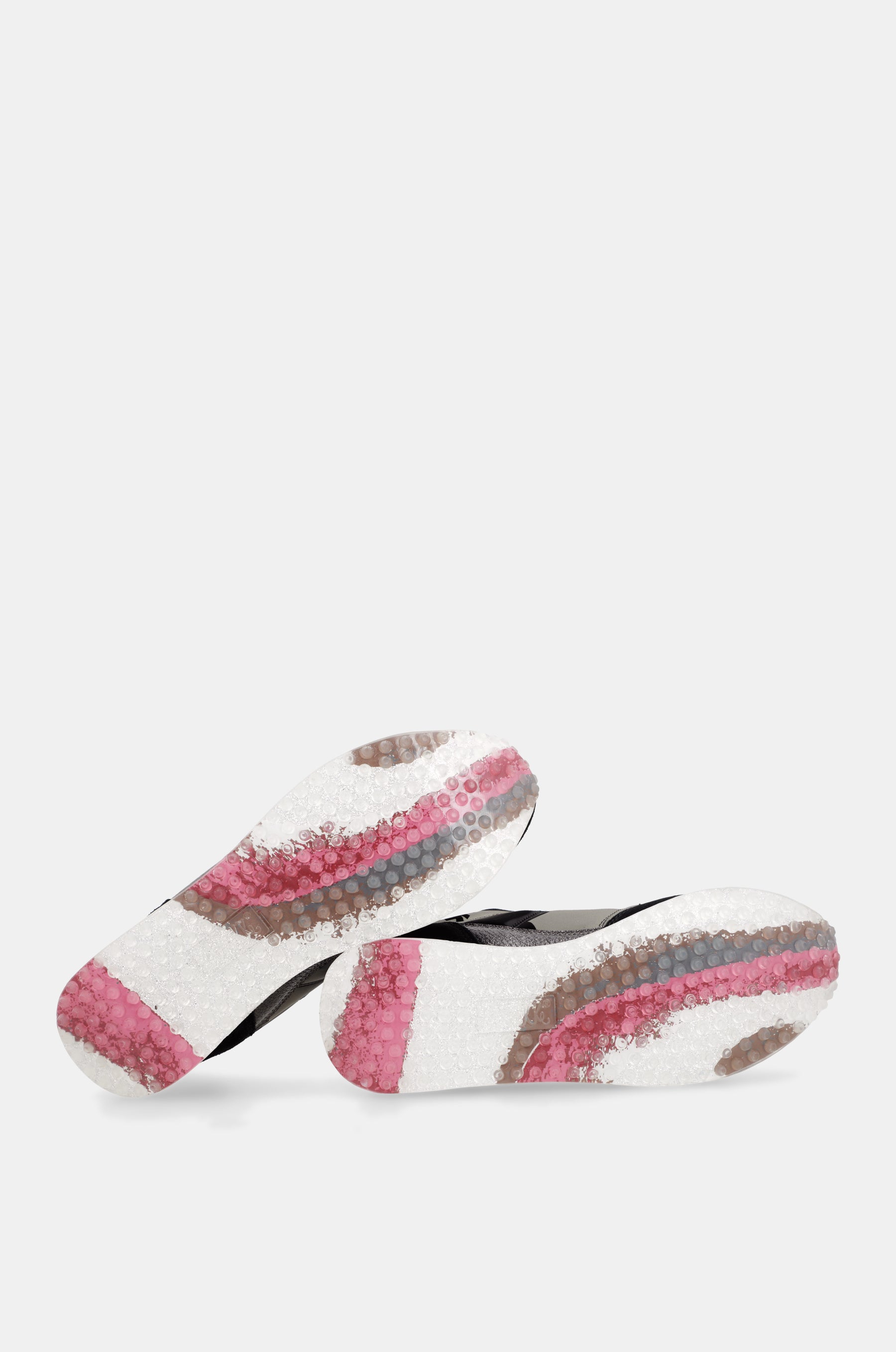 Sneakers nere e piombo