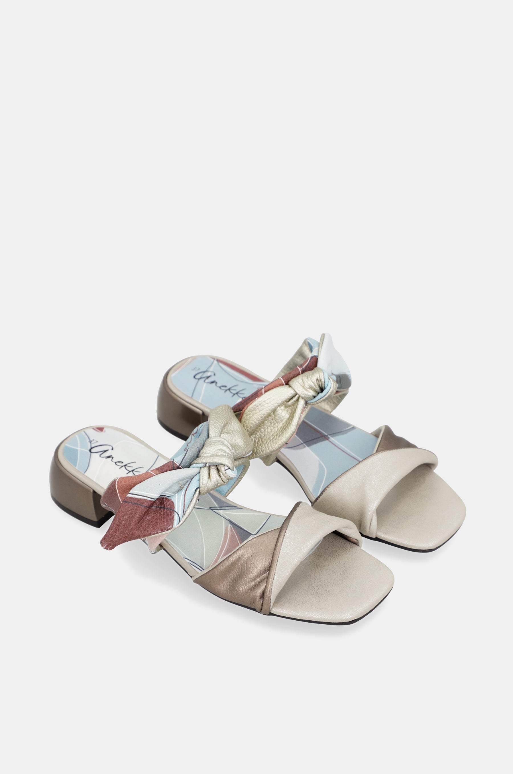 Sandali con tacco e nodo Auralis