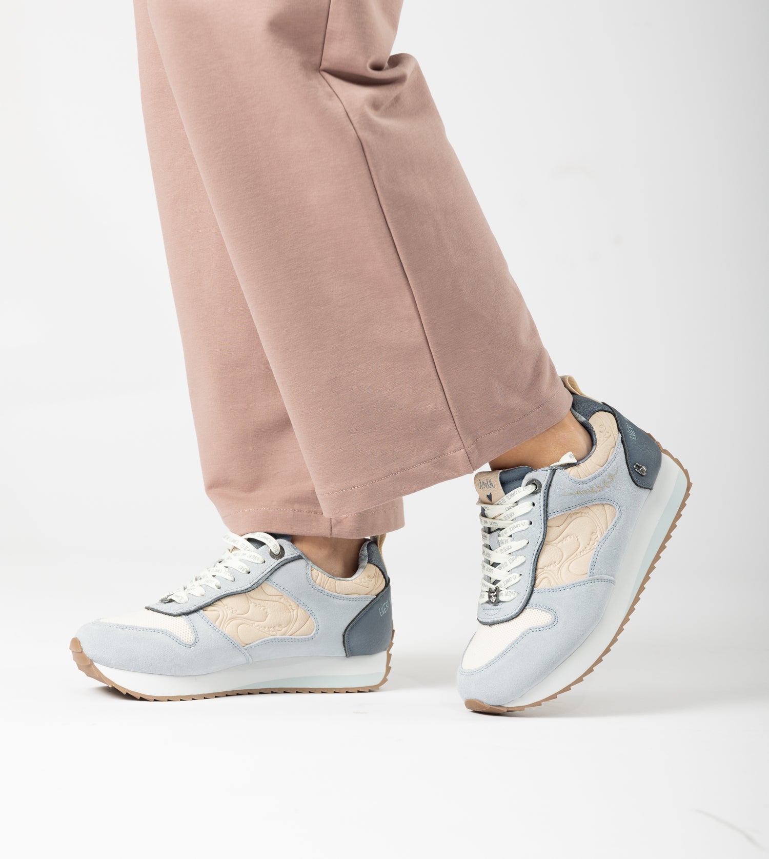 Sneakers blu Whispers