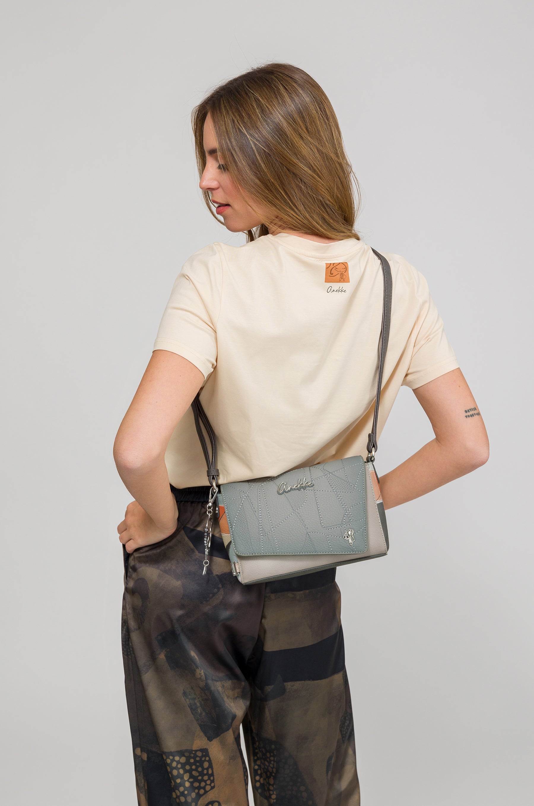 Borsa a tracolla con patta Auralis
