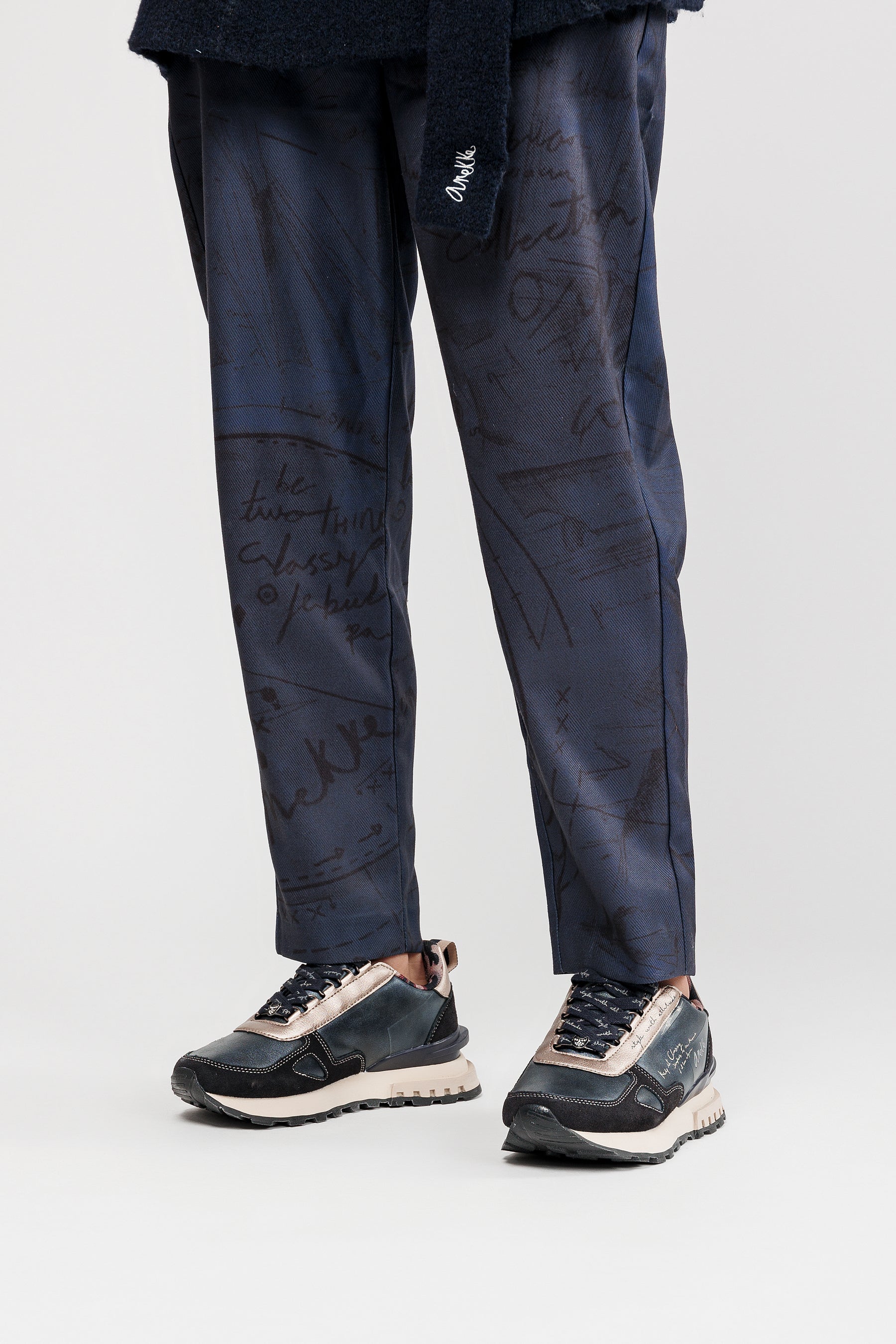 Scarpe sportive blu e beige