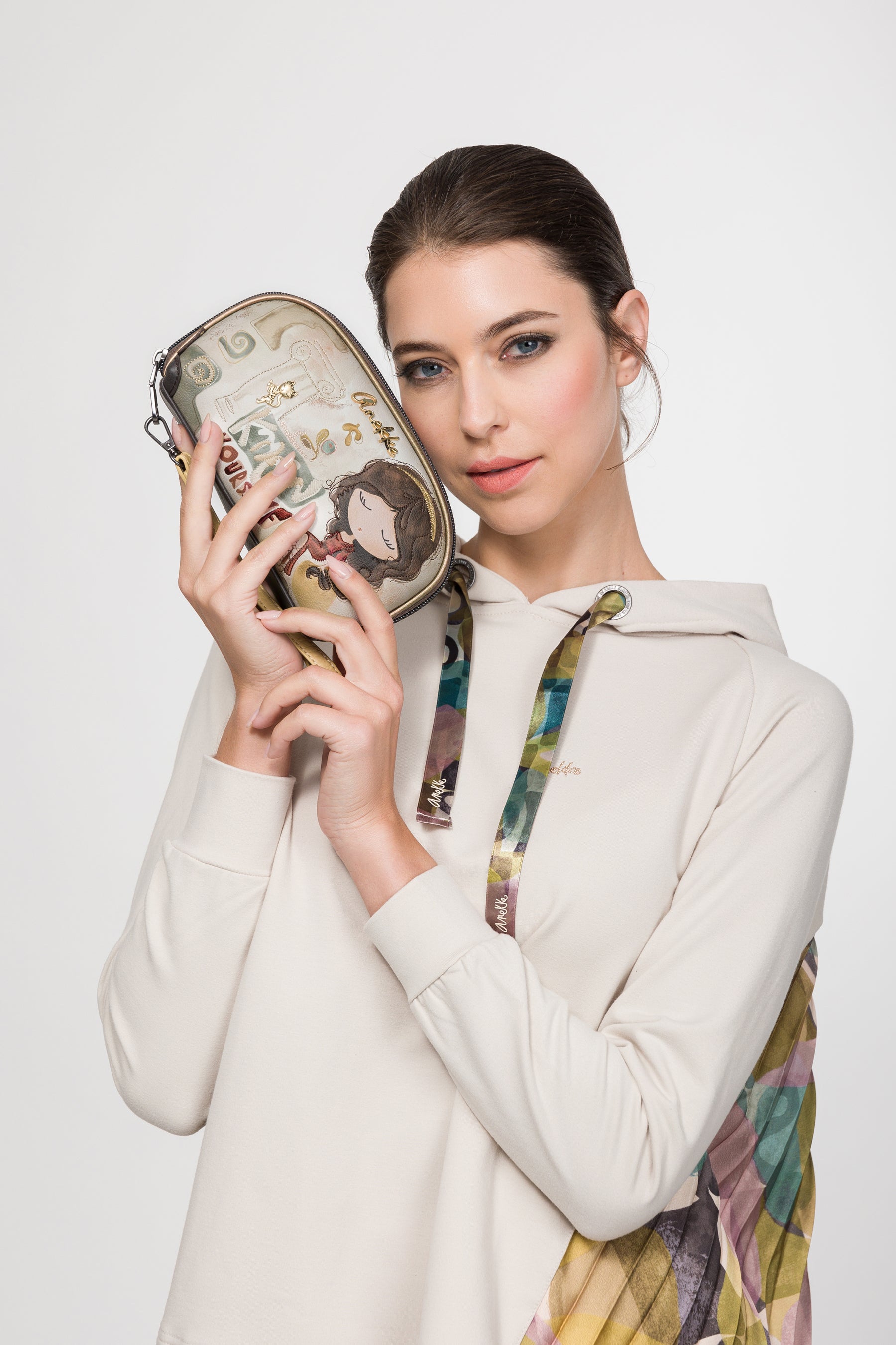 Astuccio portaoggetti Muse