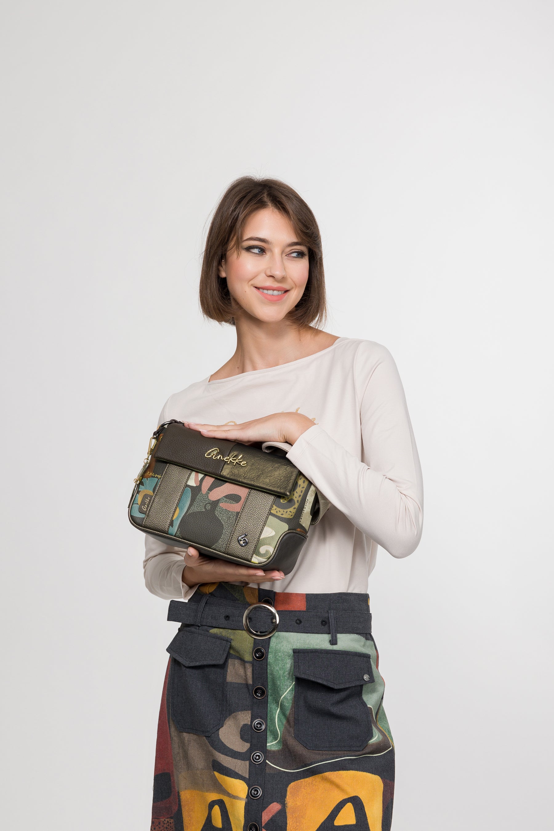 Borsa a tracolla con patta con stampa Amphora