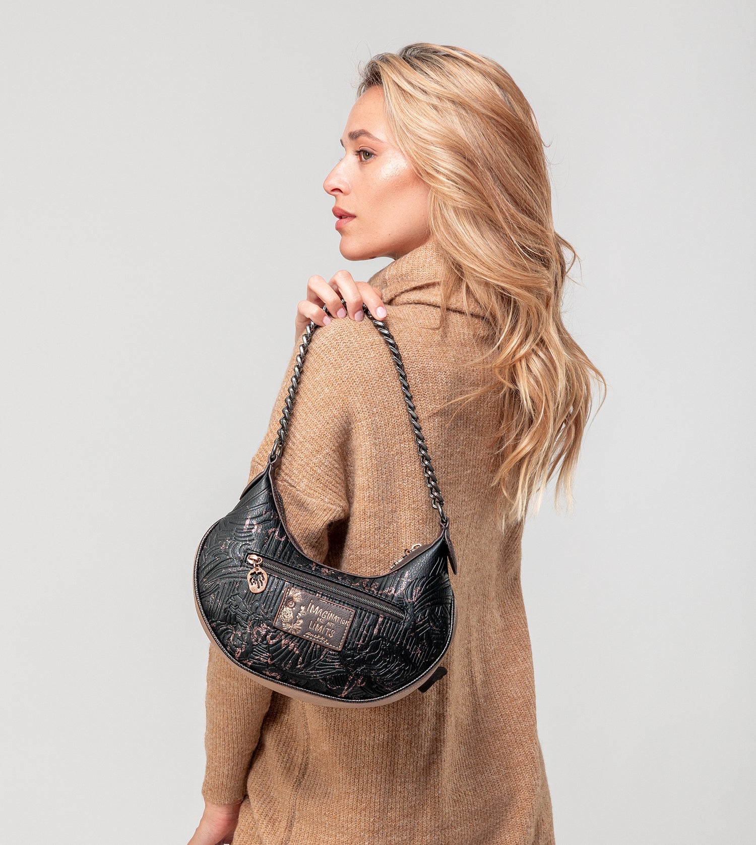 Borsa a tracolla Dreamverse con manico in metallo