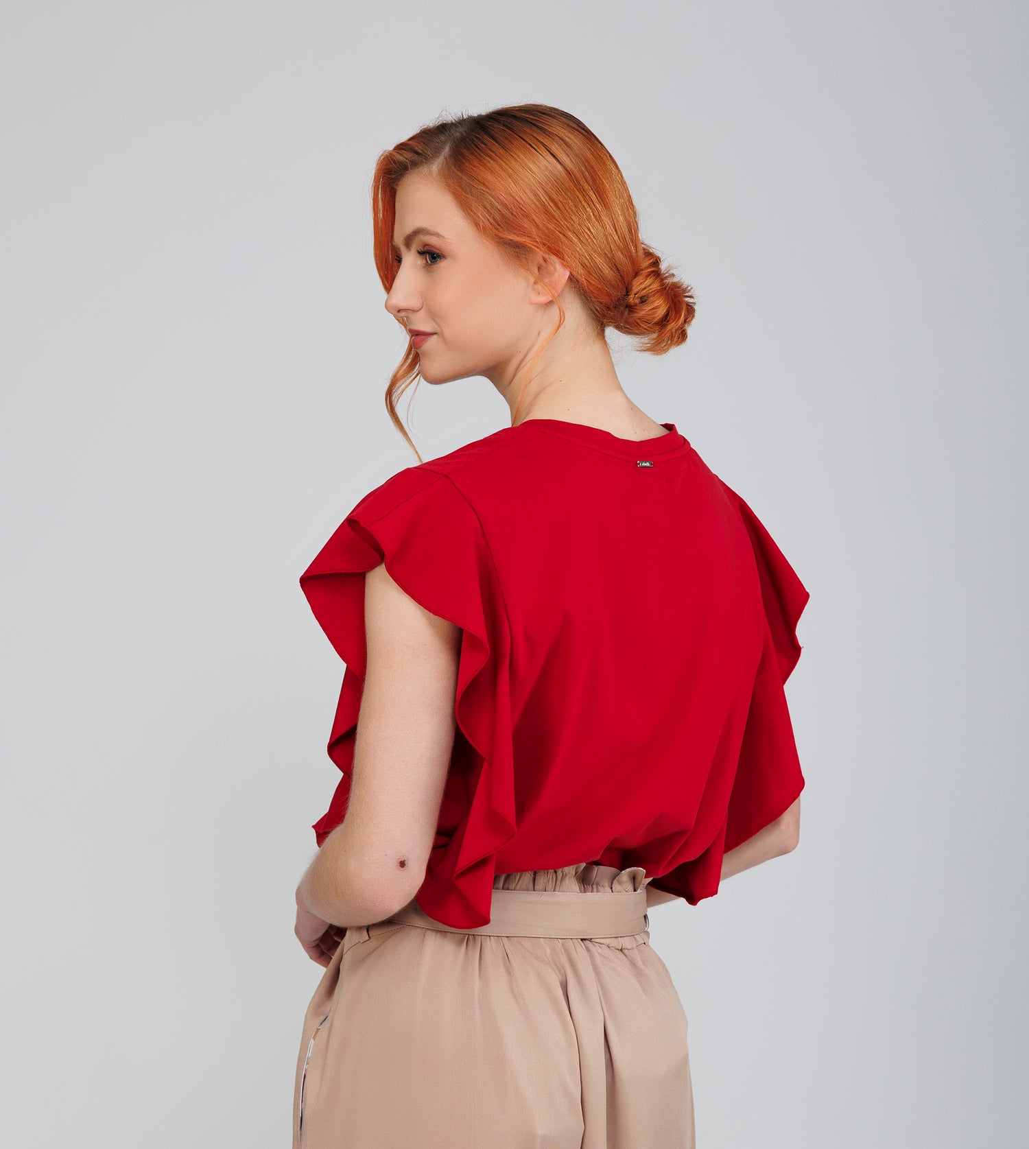 T-shirt rossa brillante a maniche corte Anekke