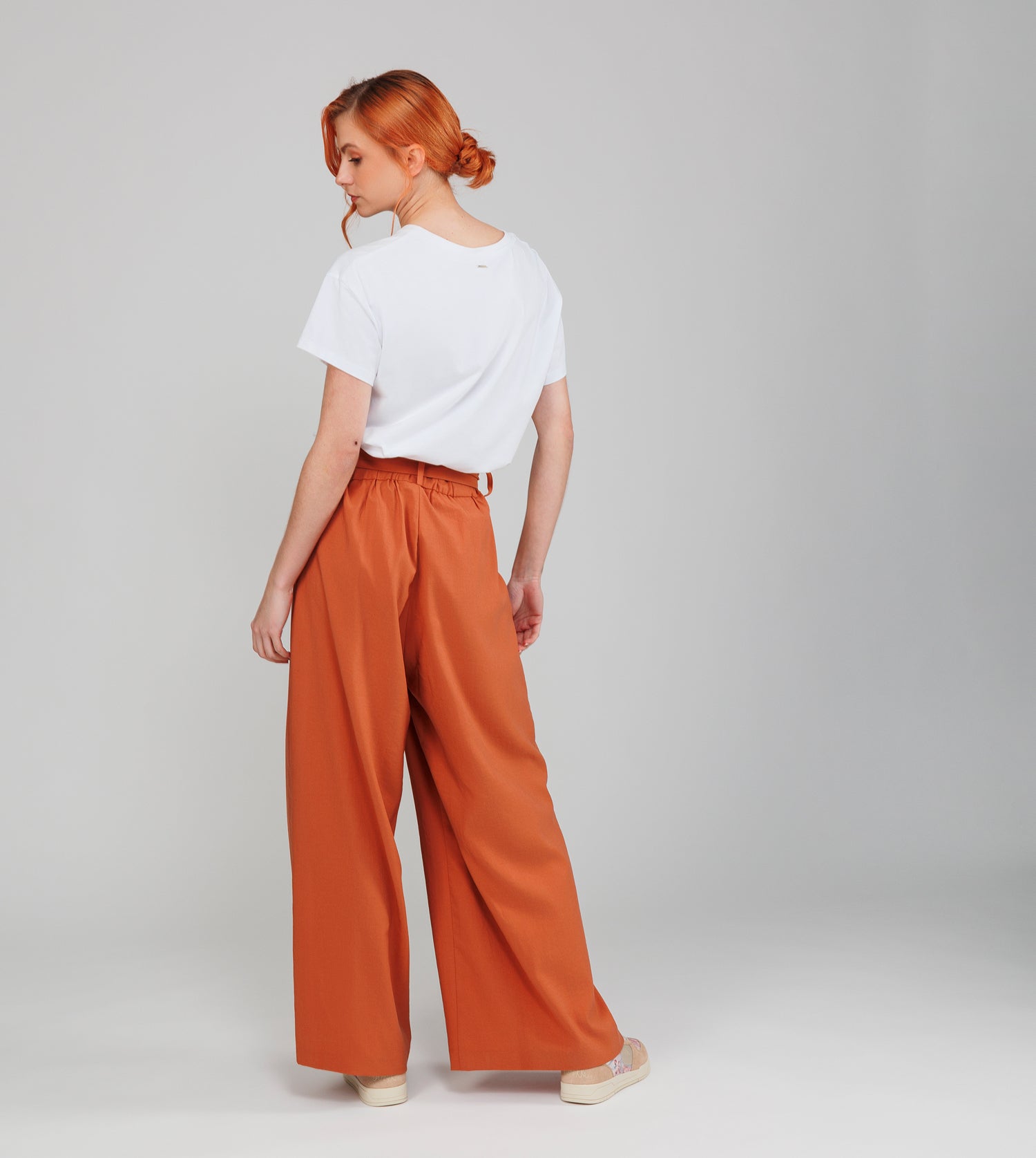 Pantaloni color terracotta