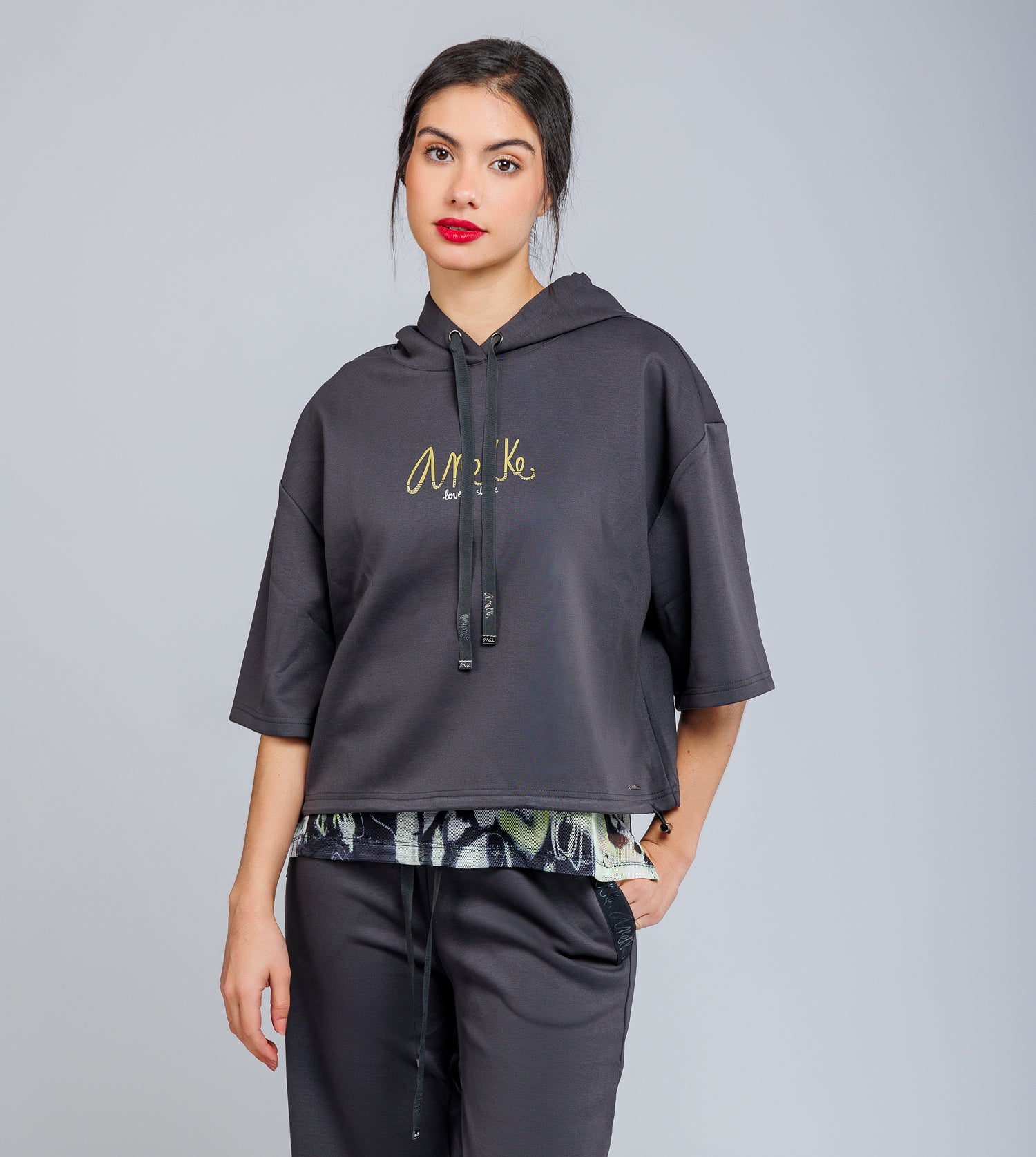 Felpa con cappuccio grigia