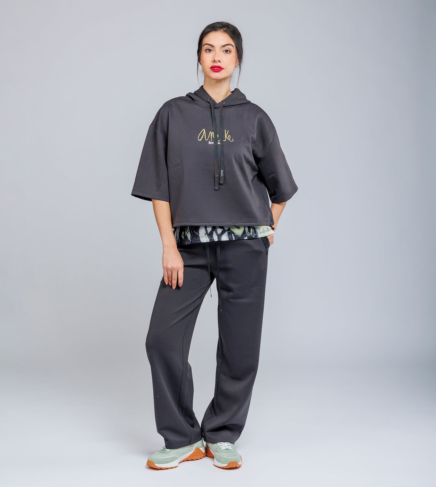 Felpa con cappuccio grigia