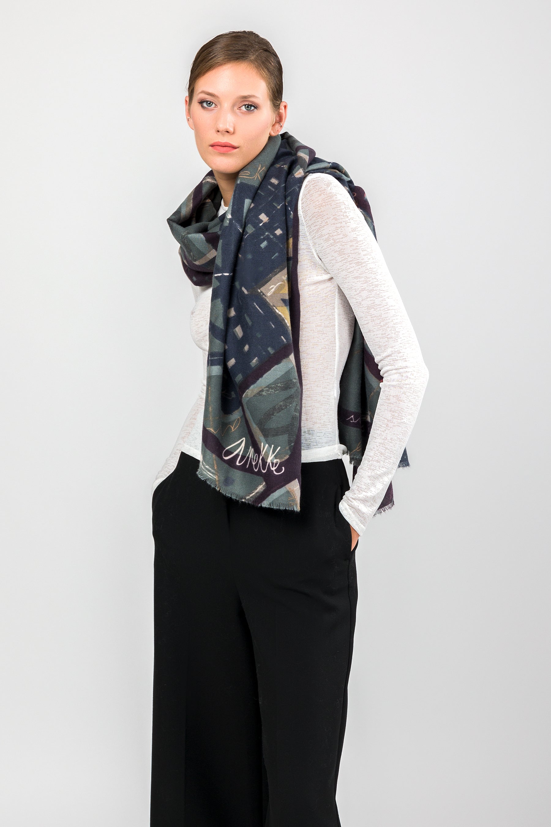 Pashmina azzurra fantasia