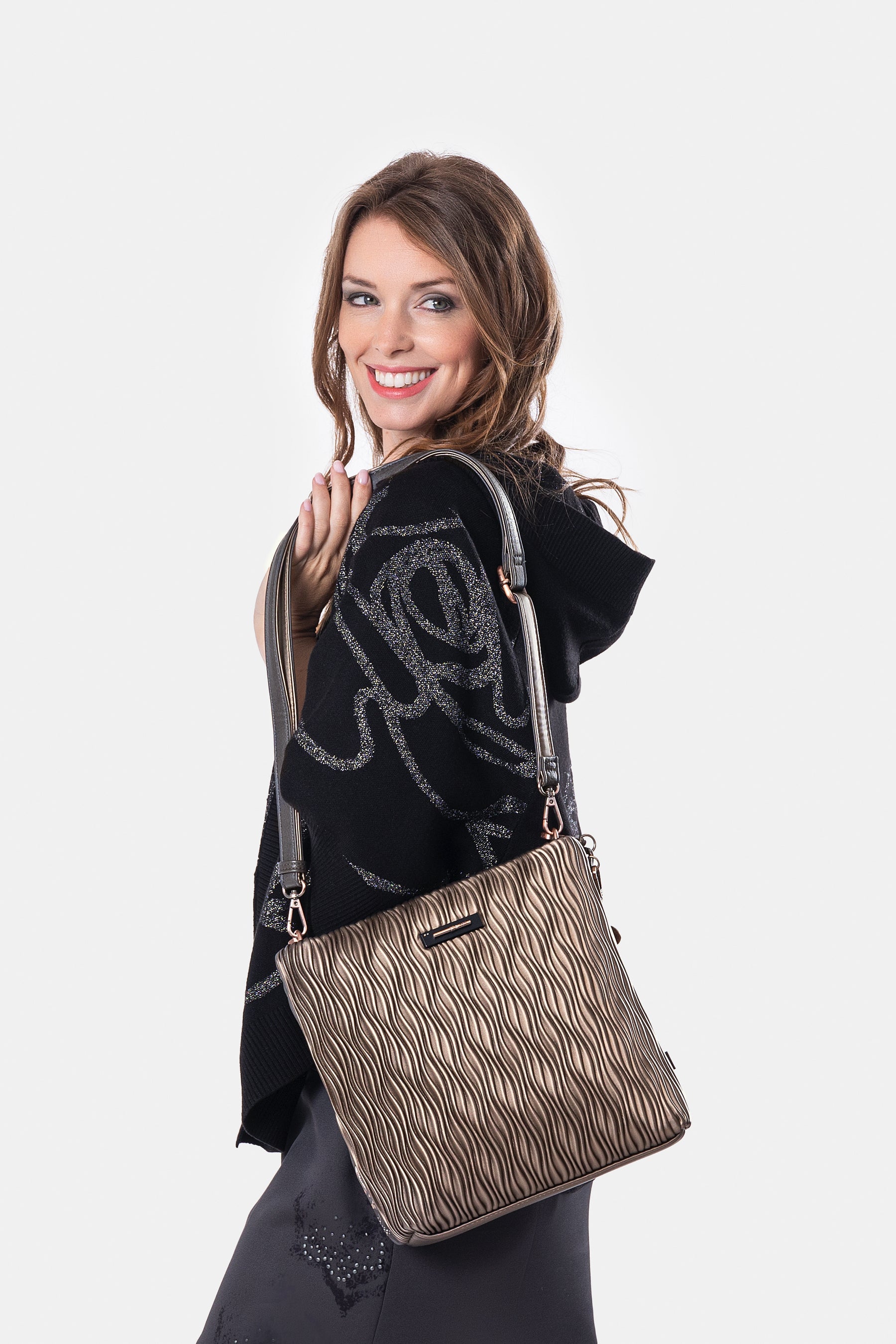 Tracolla quadrata Intentions