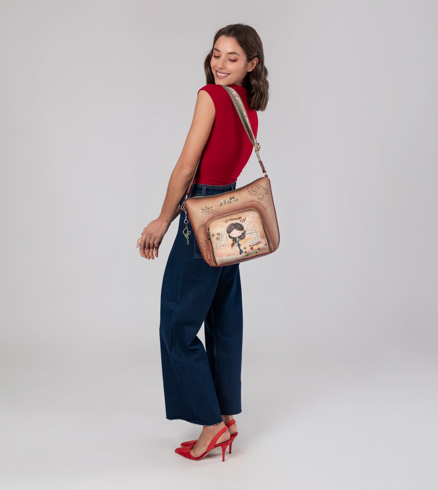 Borsa a tracolla grande color cammello Peace & Love