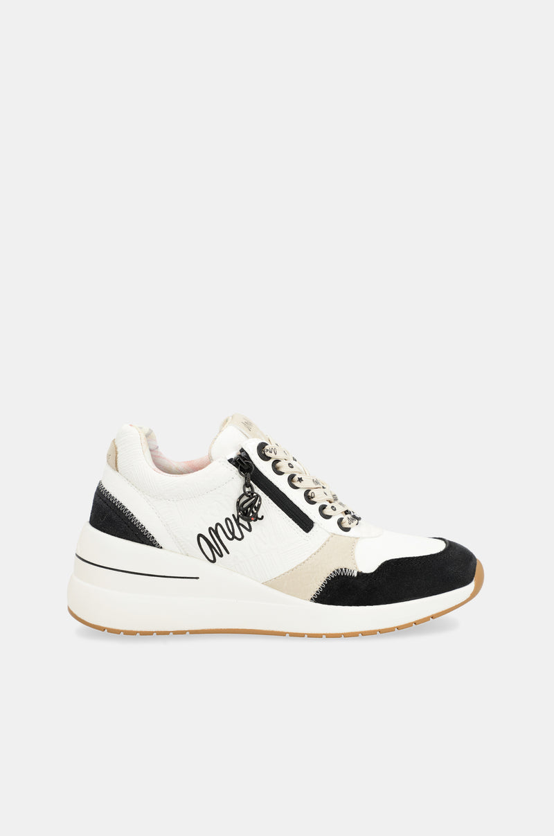 Sneakers con zeppa nere e bianche