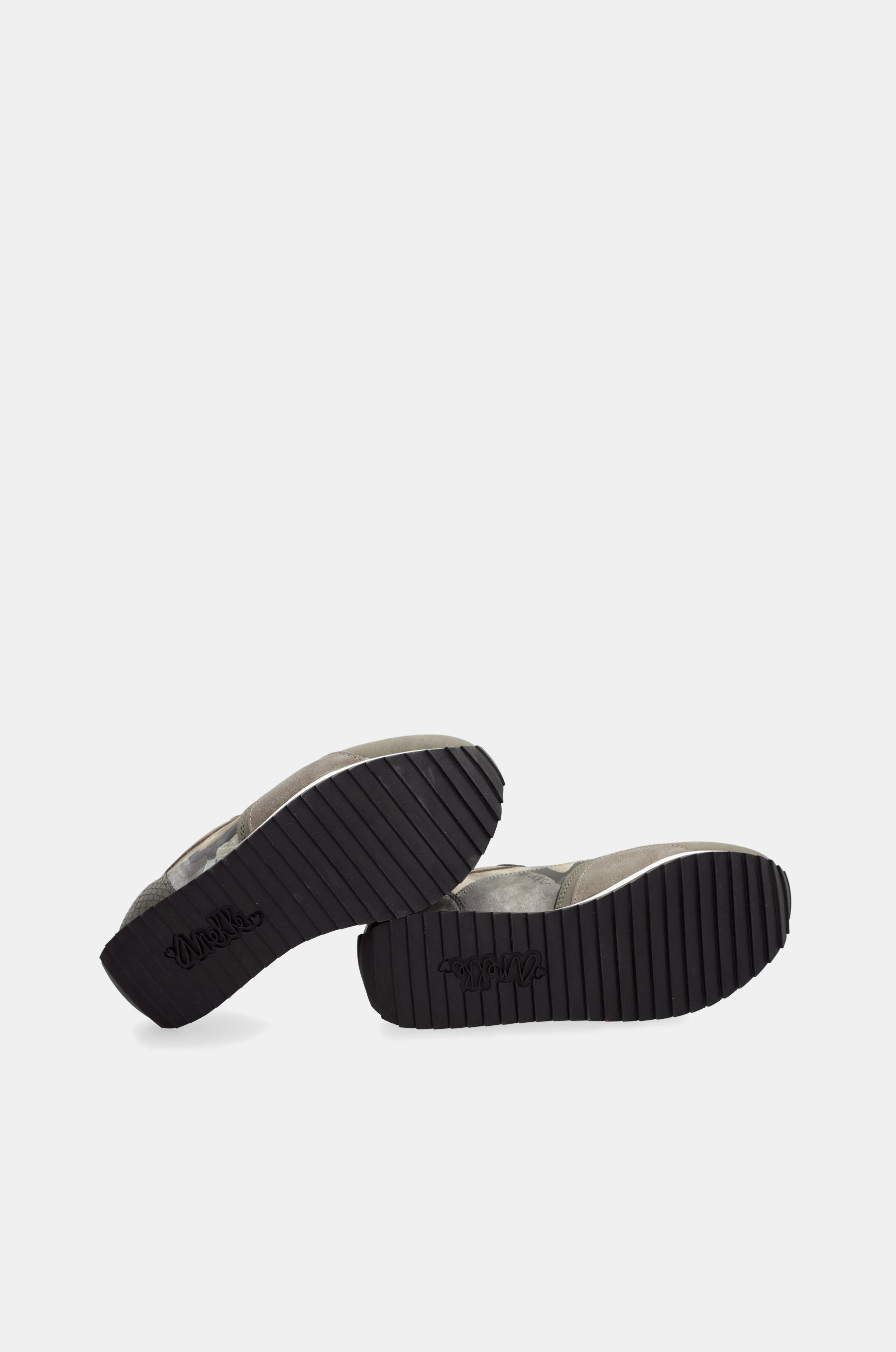 Sneakers da viaggio grigie