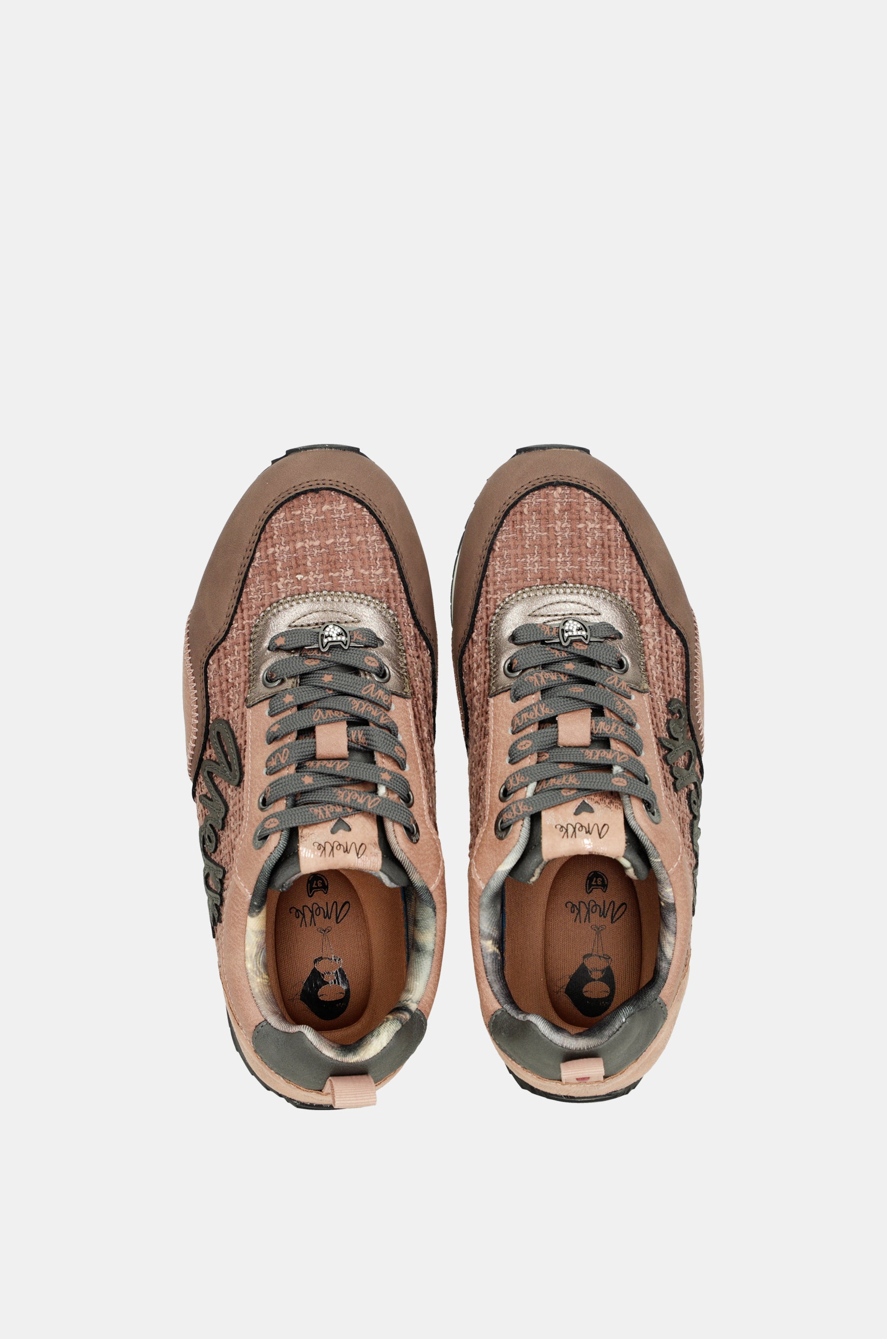 Sneakers rosa da viaggio