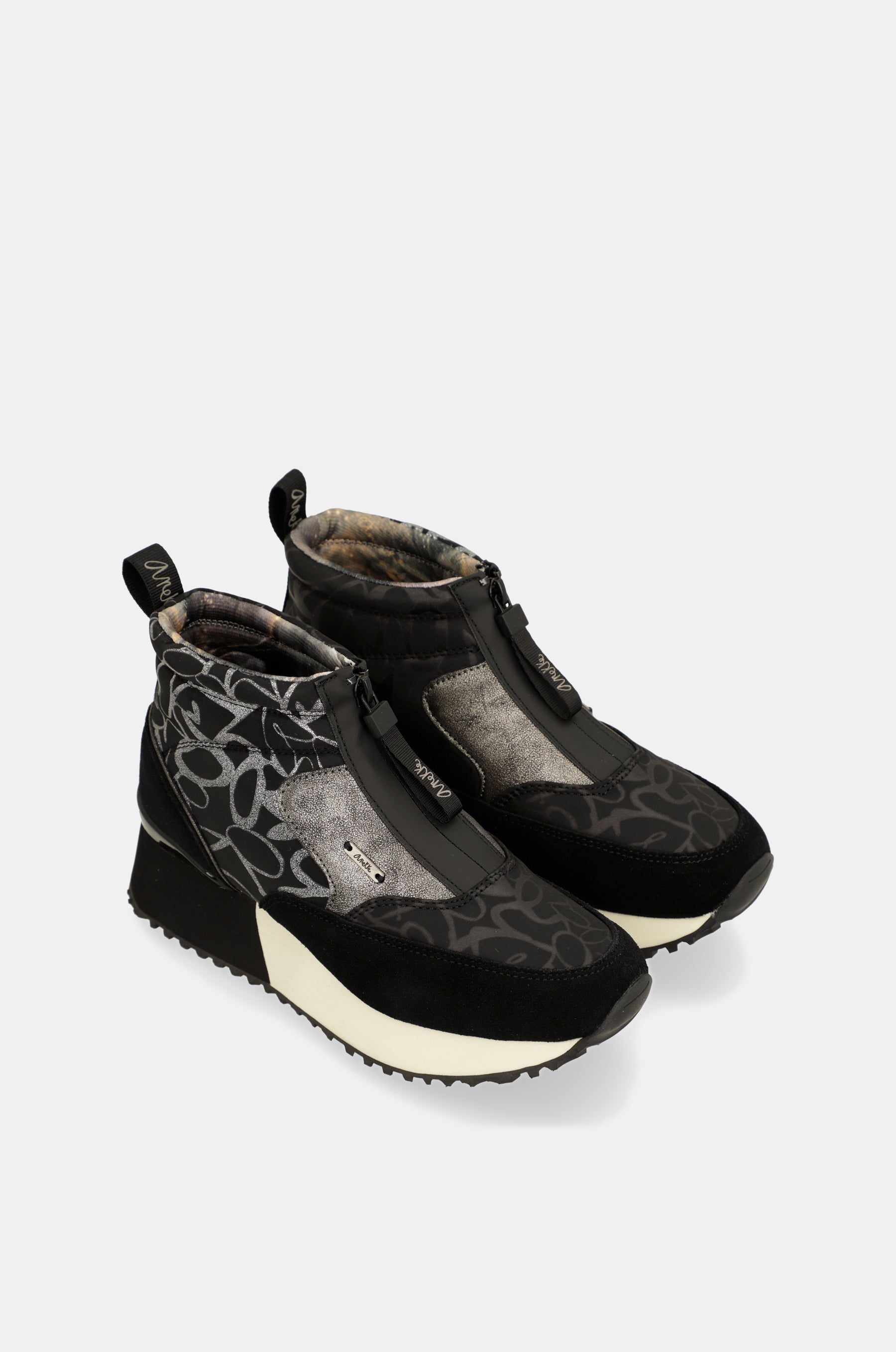 Stivaletto sportivo nero alla moda