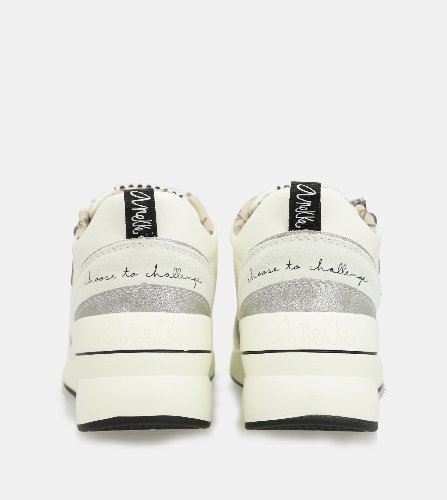 Sneakers bianche a forma di cuneo con pois