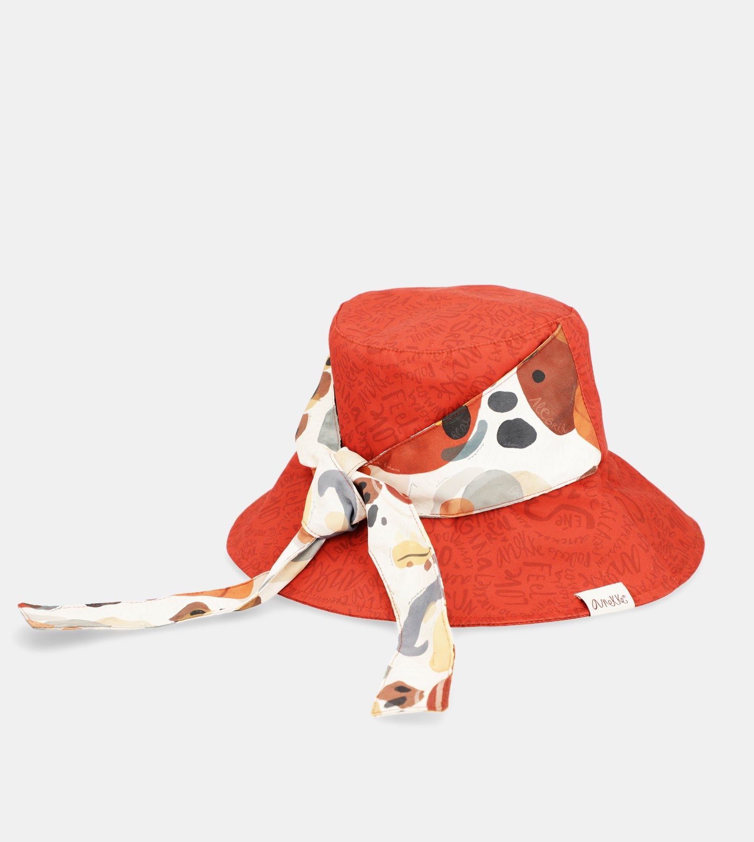 Cappello a secchiello rosso
