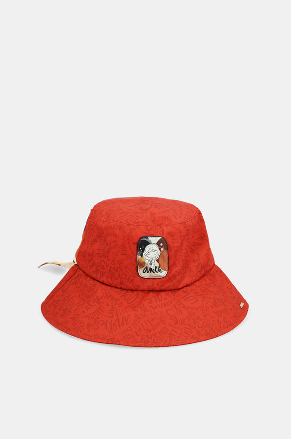 Cappello a secchiello rosso