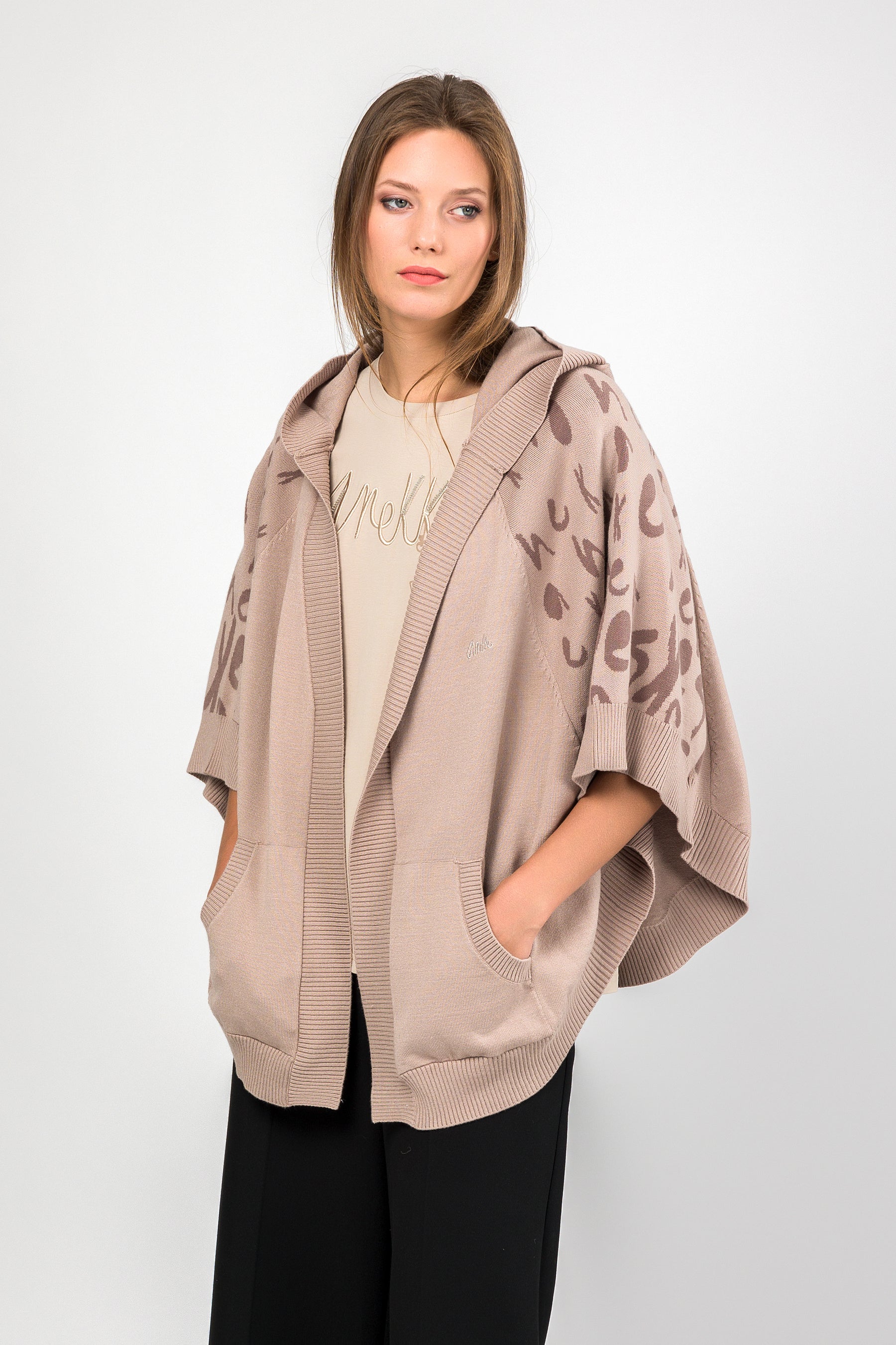 Giacca stile poncio beige