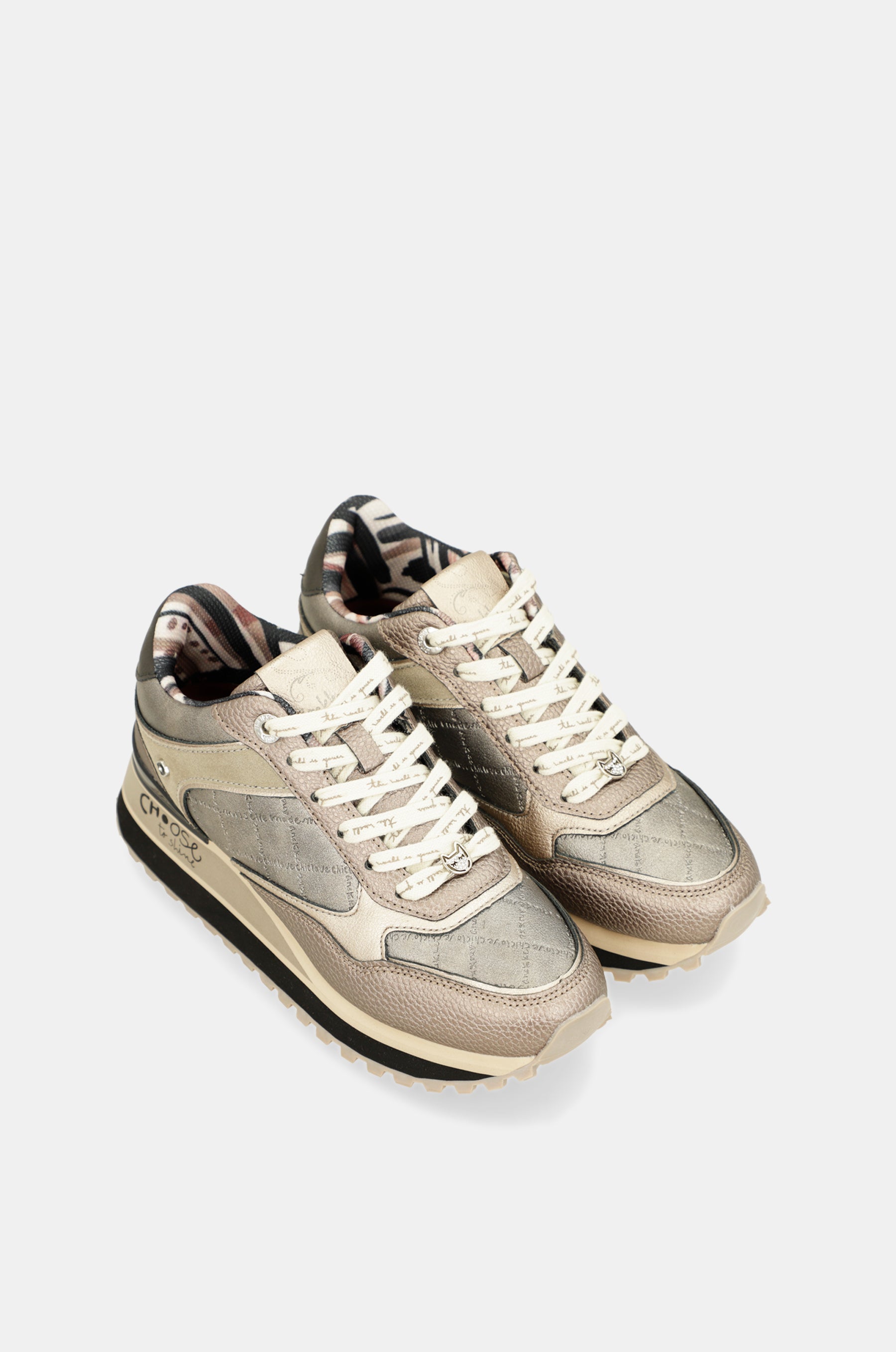 Scarpe sportive piattaforma metallico