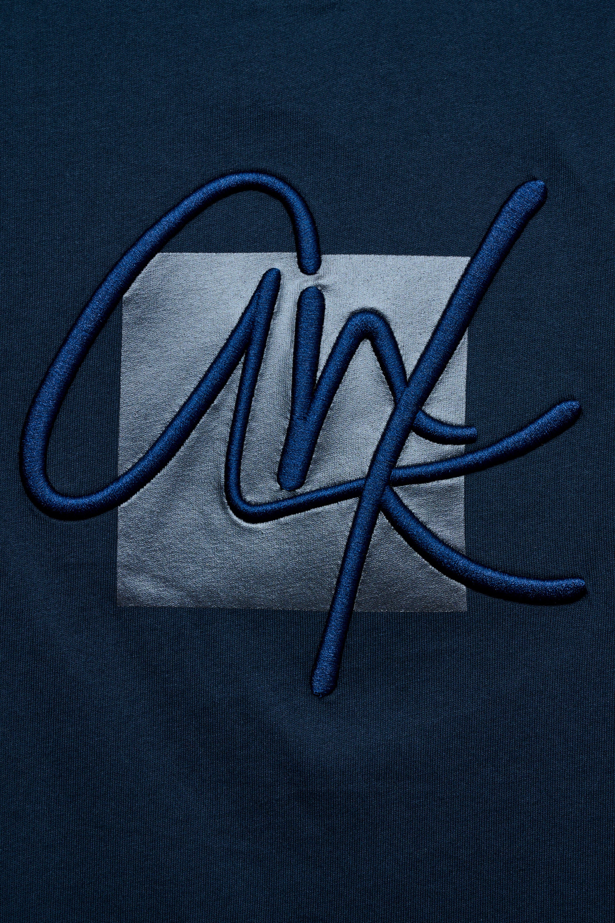 Maglietta con maniche a sbuffo blu marino