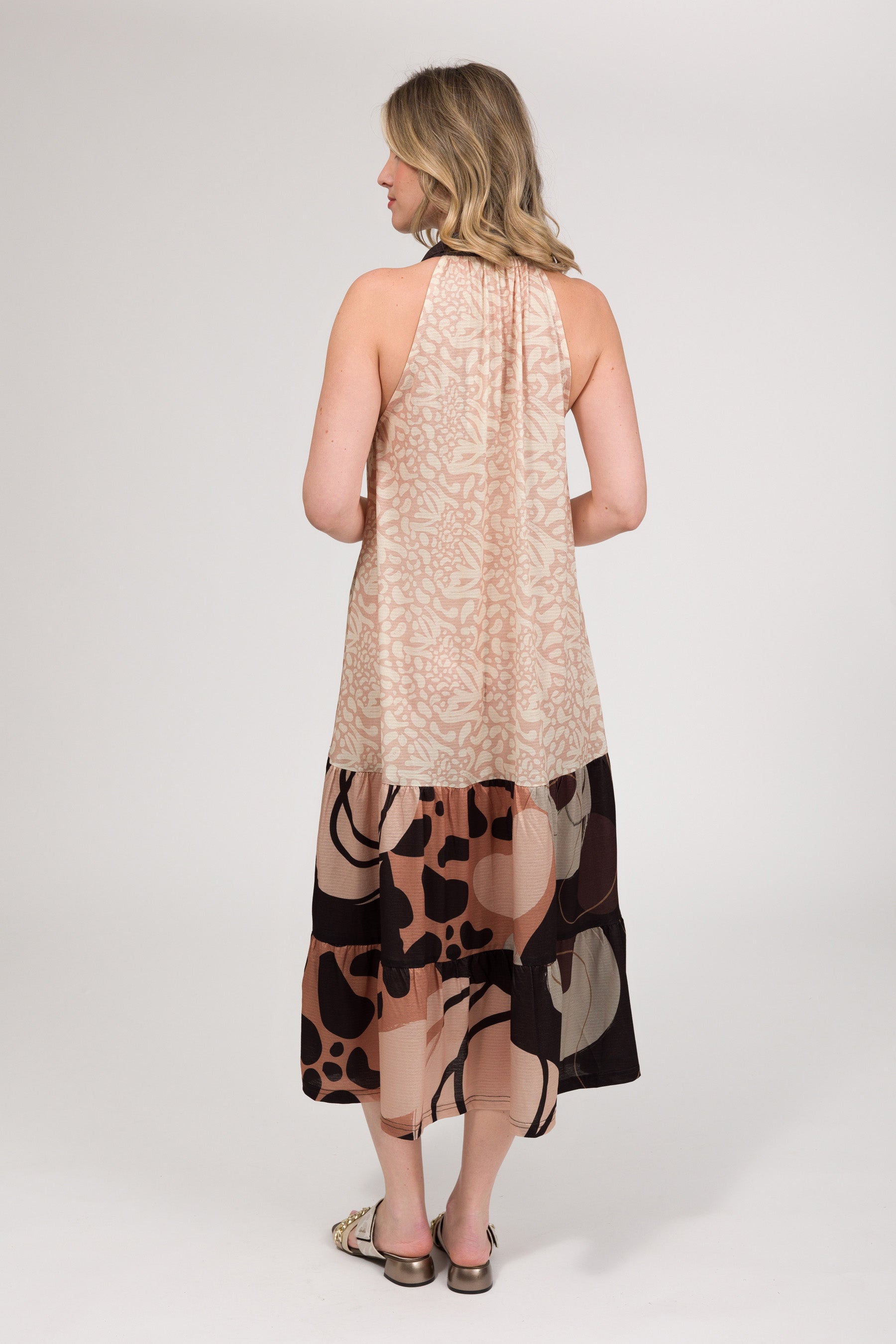 Vestito smanicato