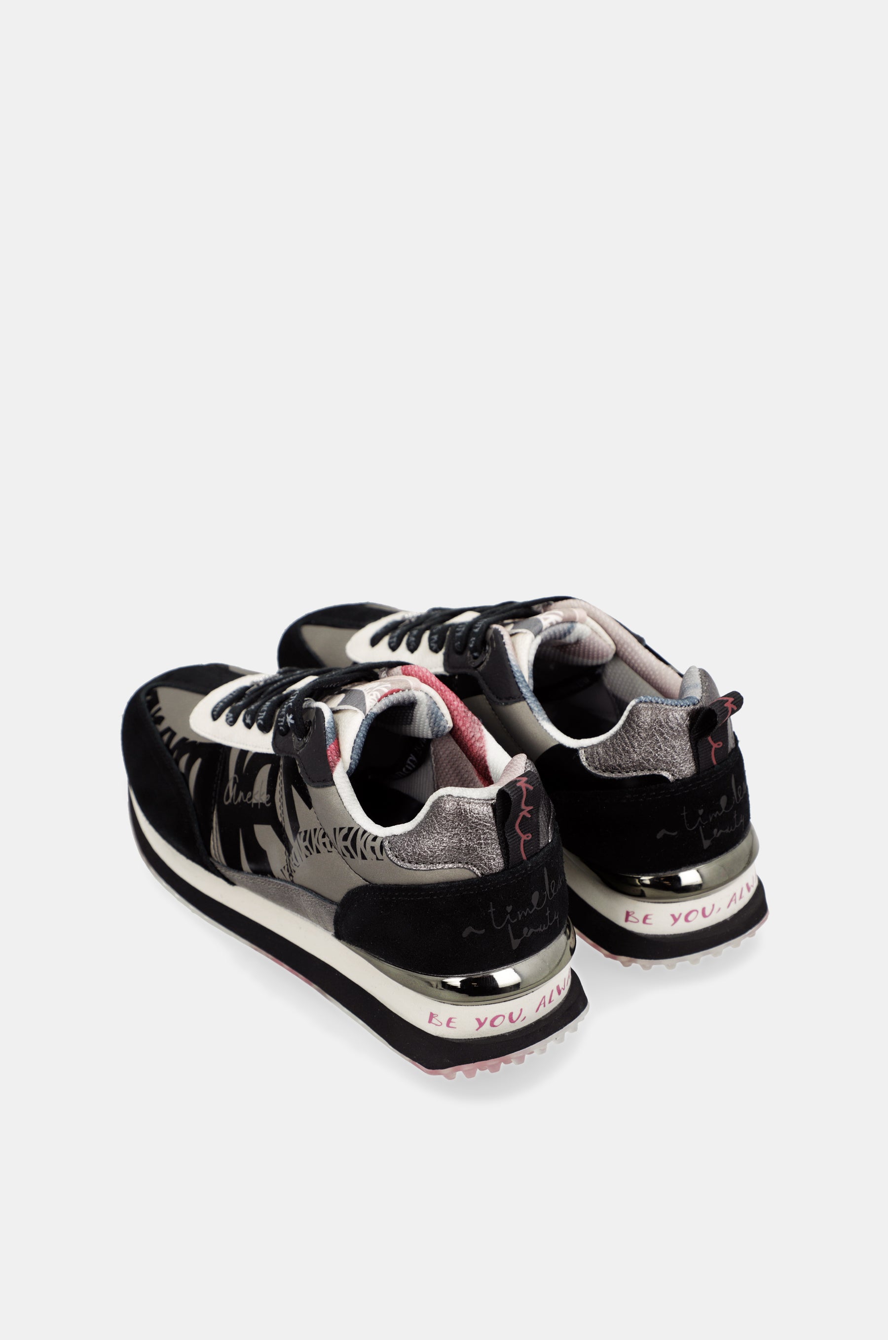 Sneakers nere e piombo