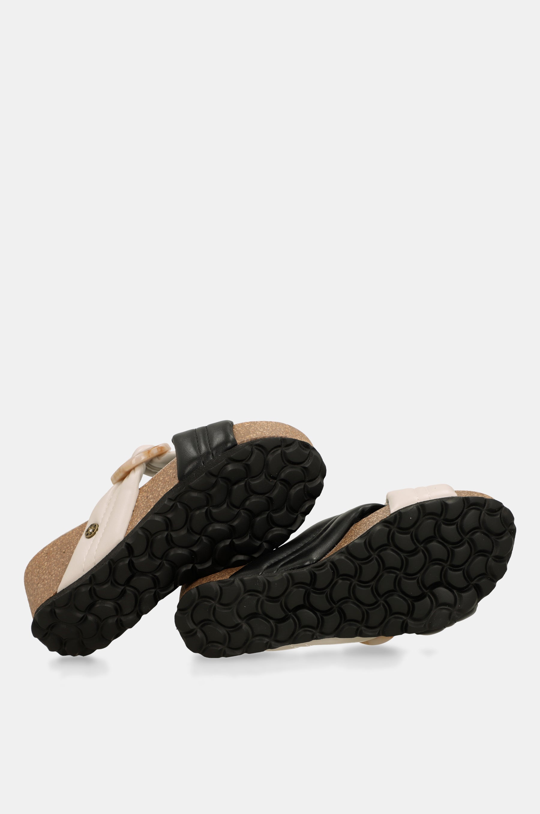 Sandali incrociati bianco e nero
