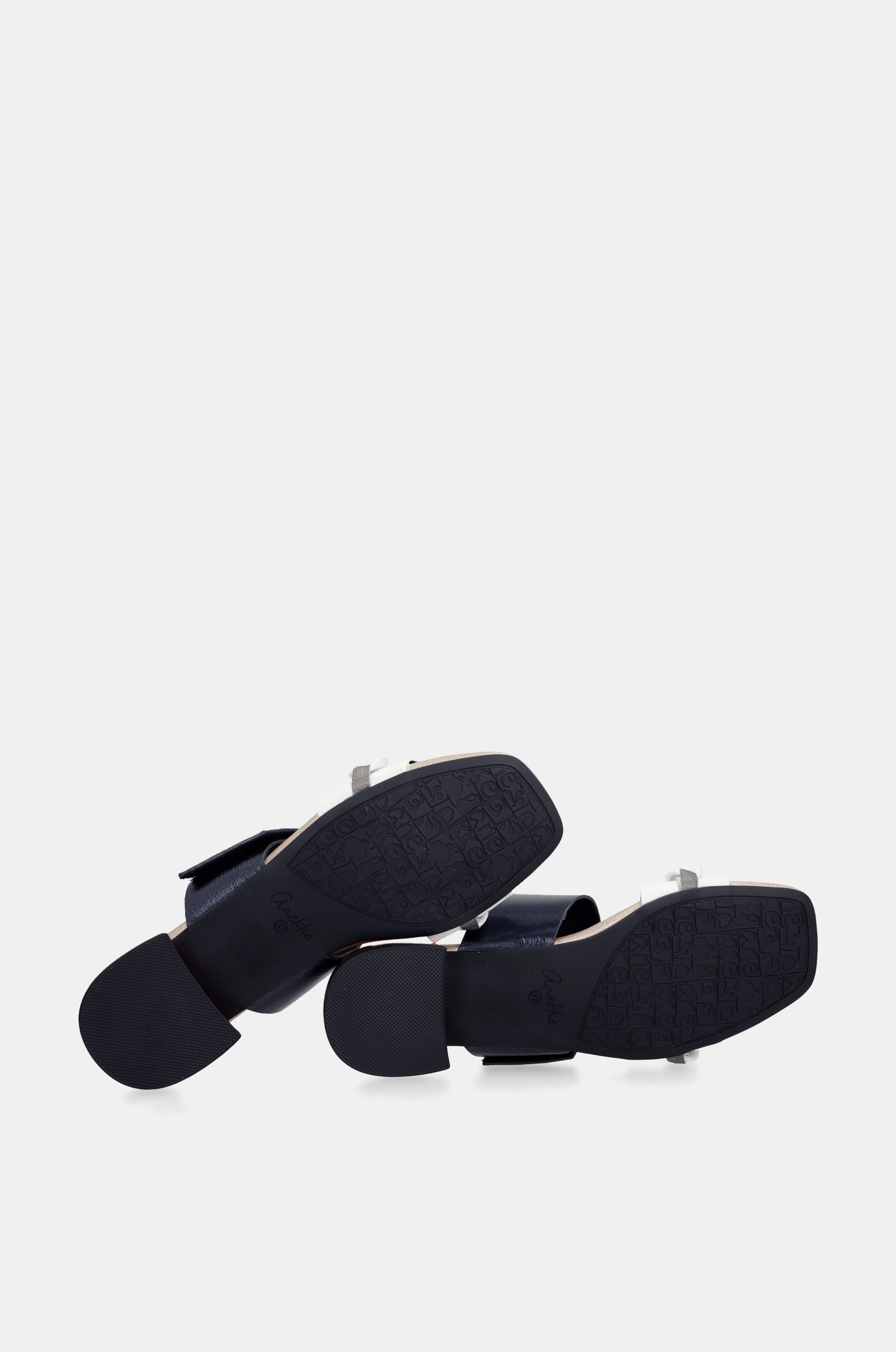 Sandali con tacco e maglie Eikon