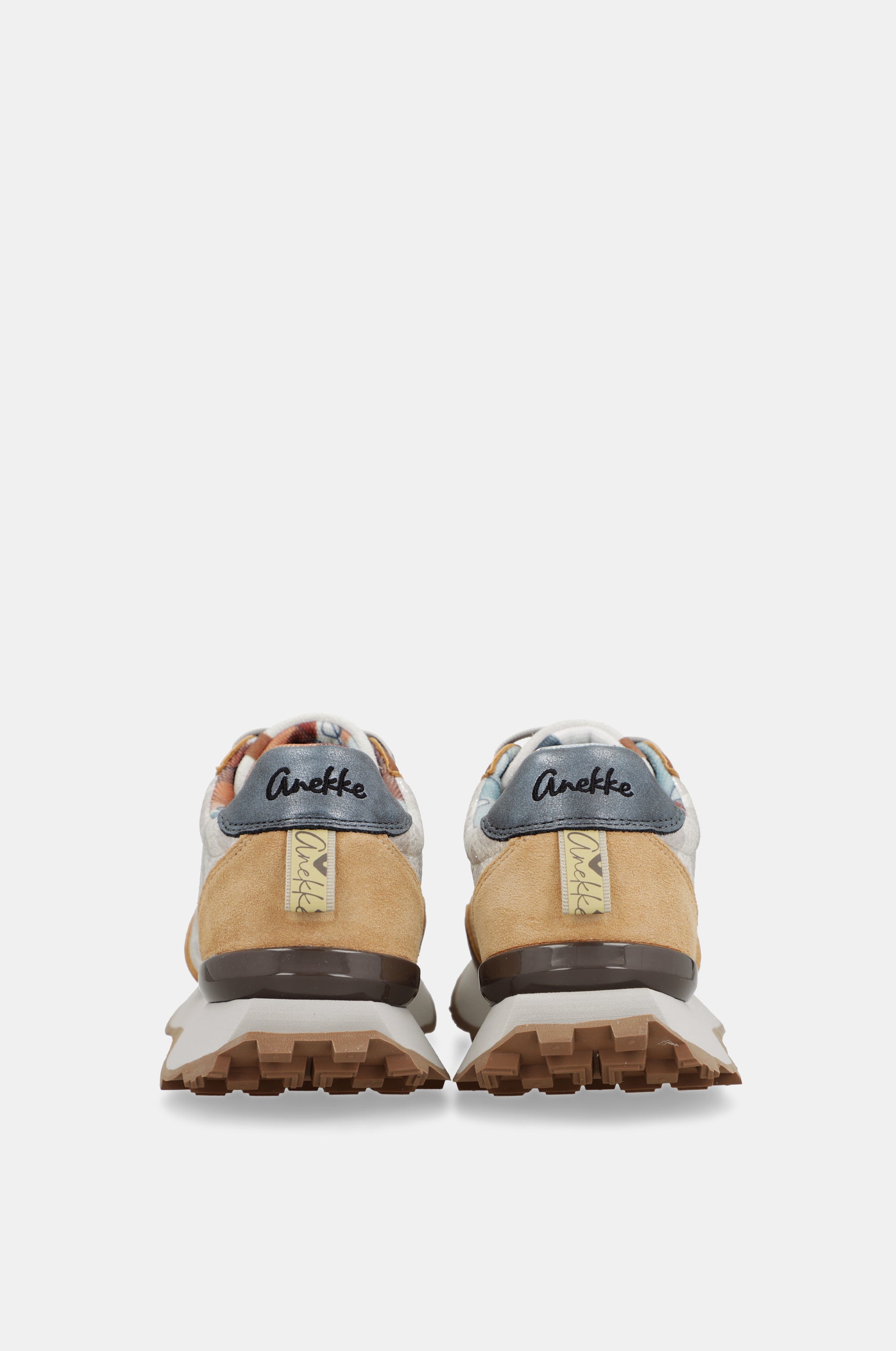 Sneakers beige e arancioni