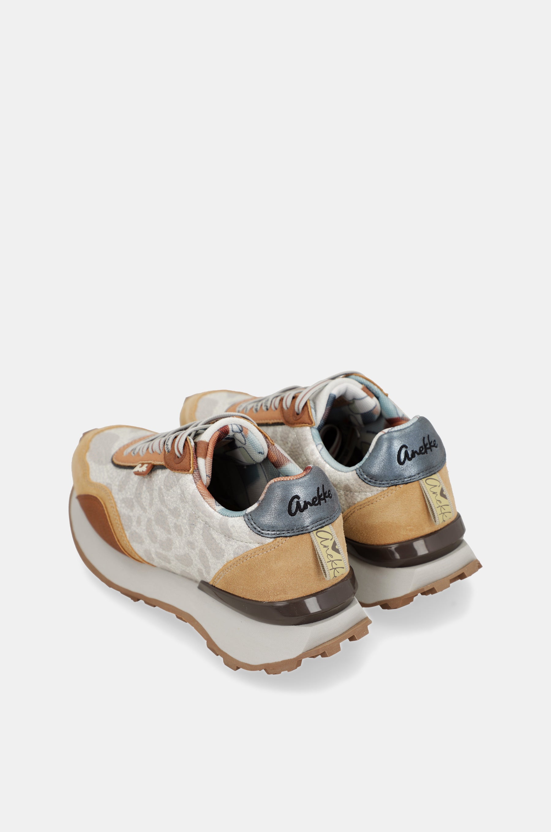 Sneakers beige e arancioni