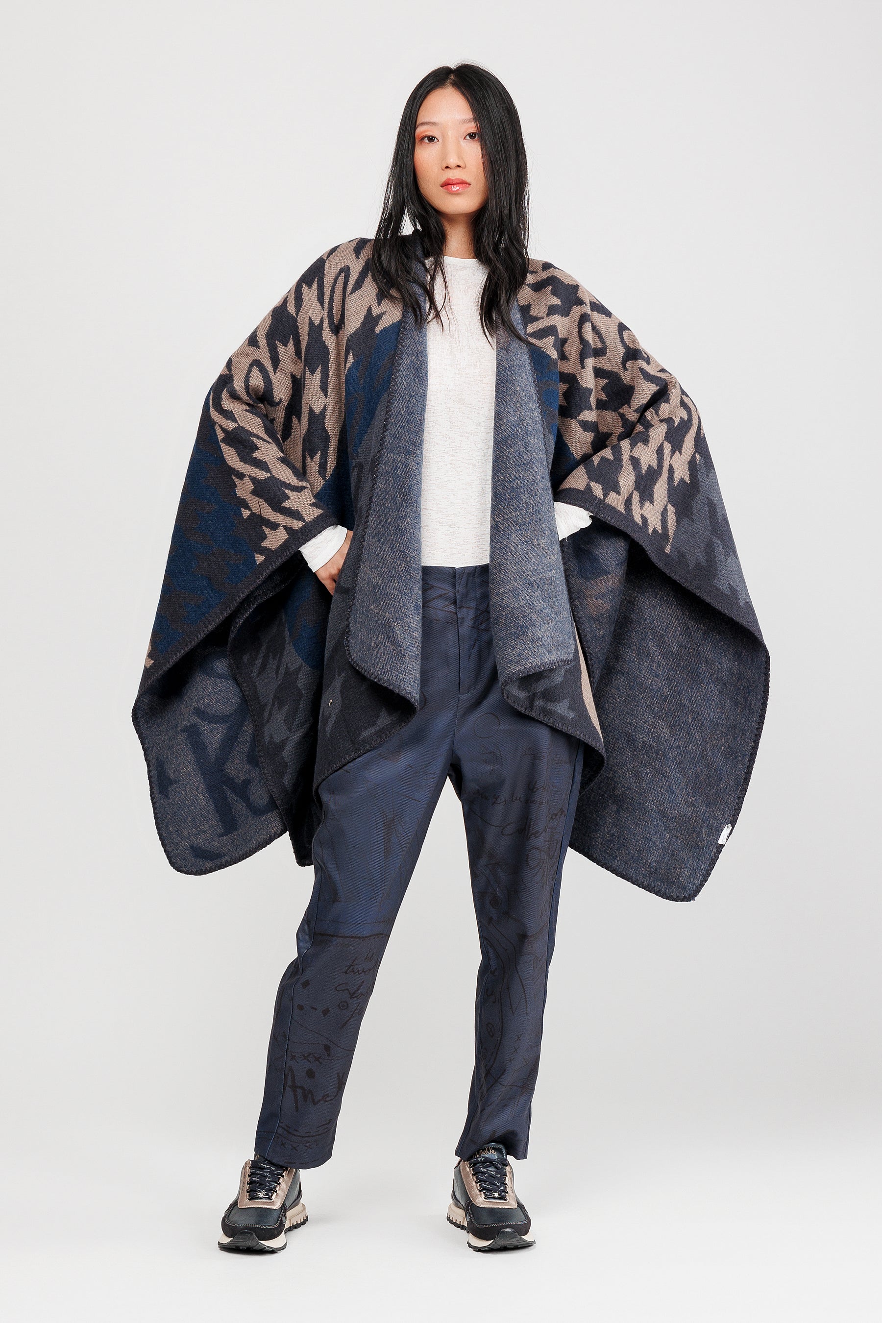 Poncio blu e beige