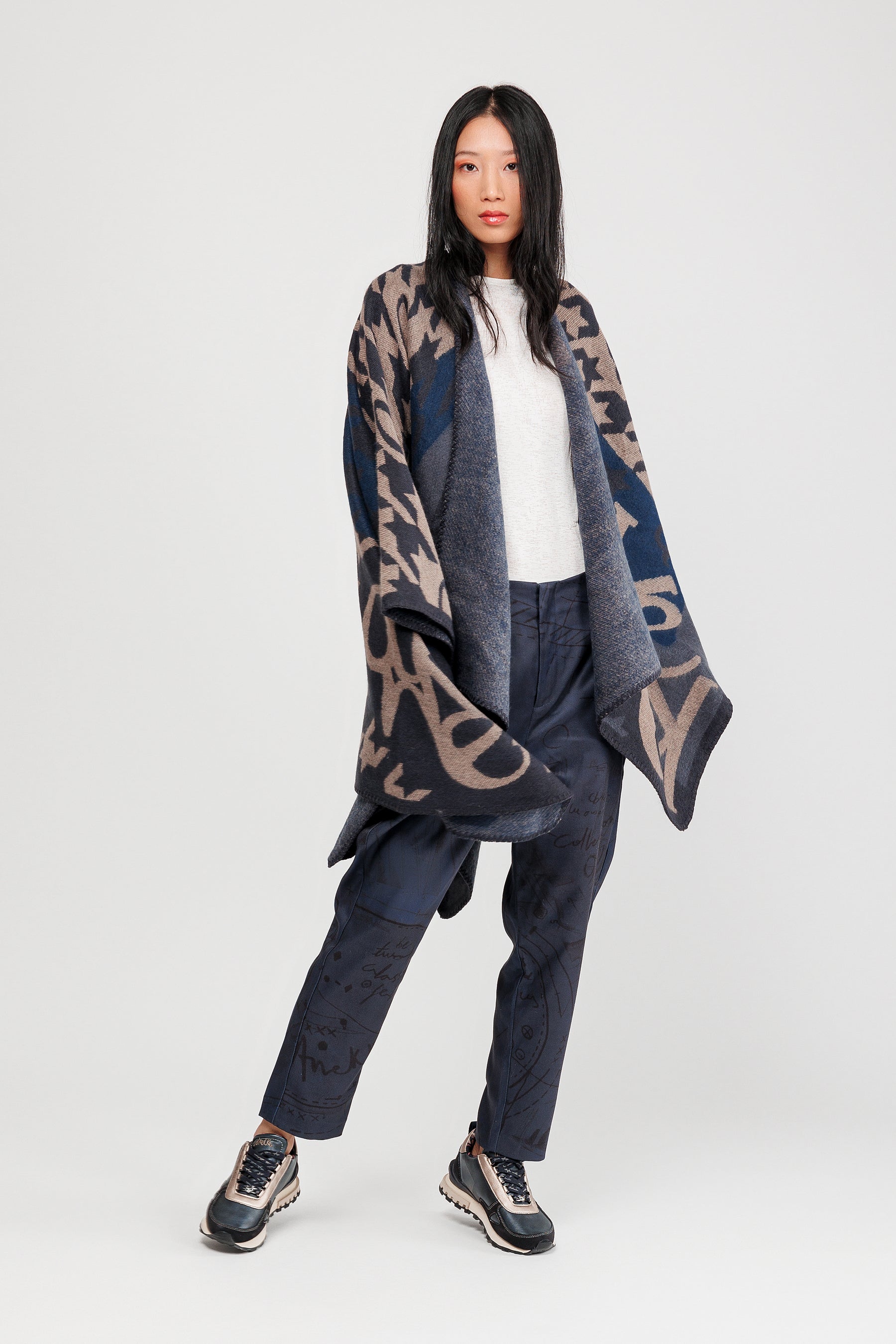 Poncio blu e beige