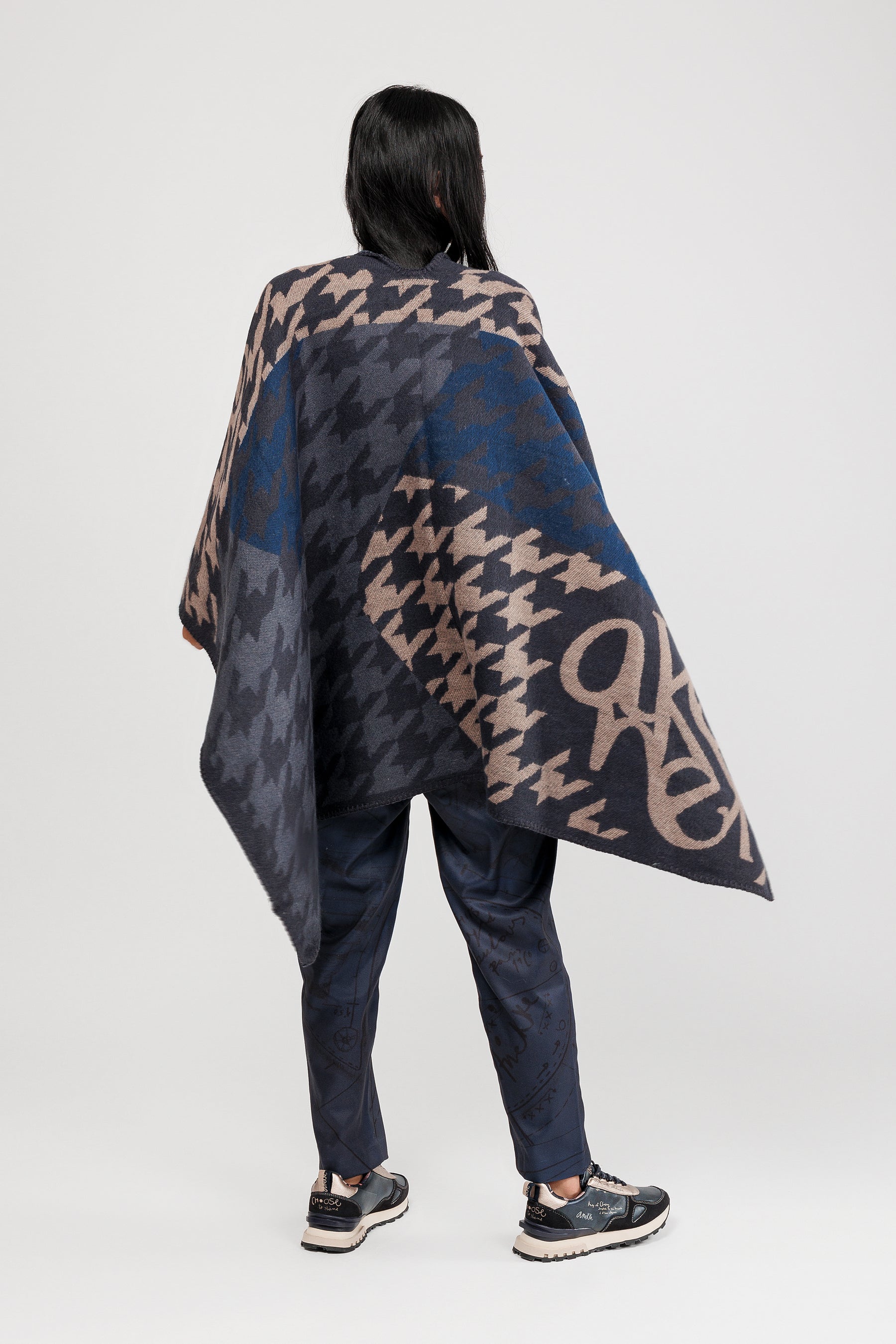 Poncio blu e beige