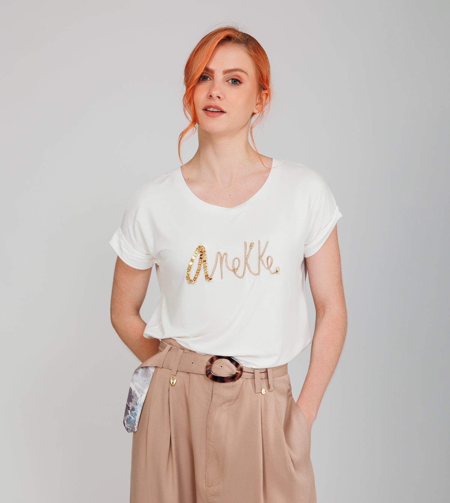 T-shirt bianca a maniche corte con logo