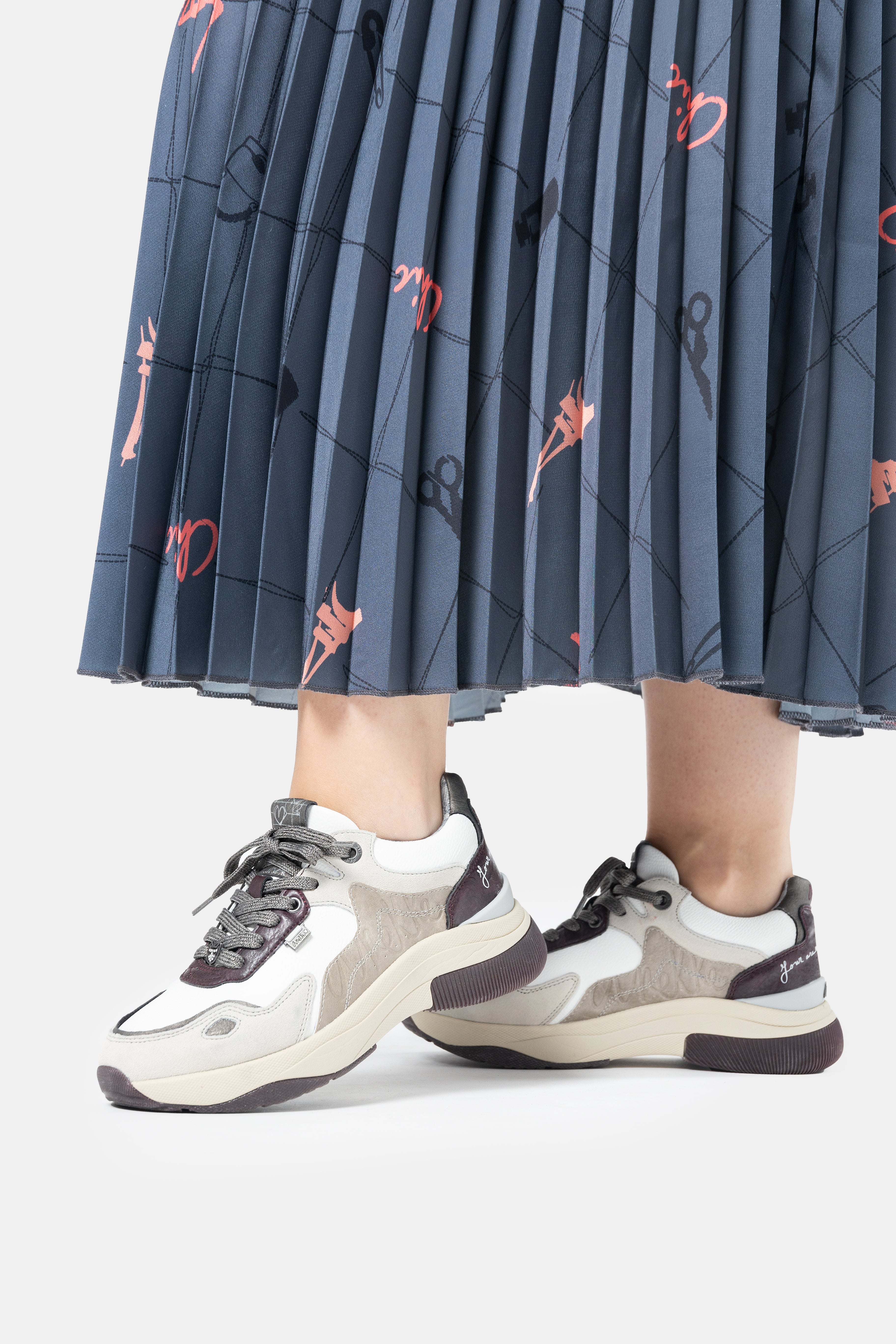 Scarpe sportive bianco e bordeaux